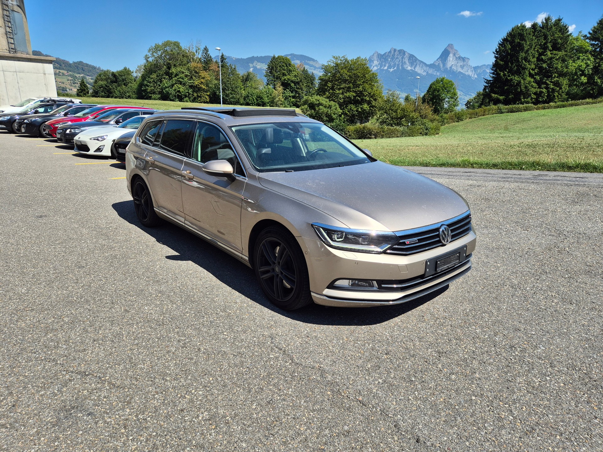 VW Passat Variant 2.0 TDI BMT High. DSG 4Motion-image-3