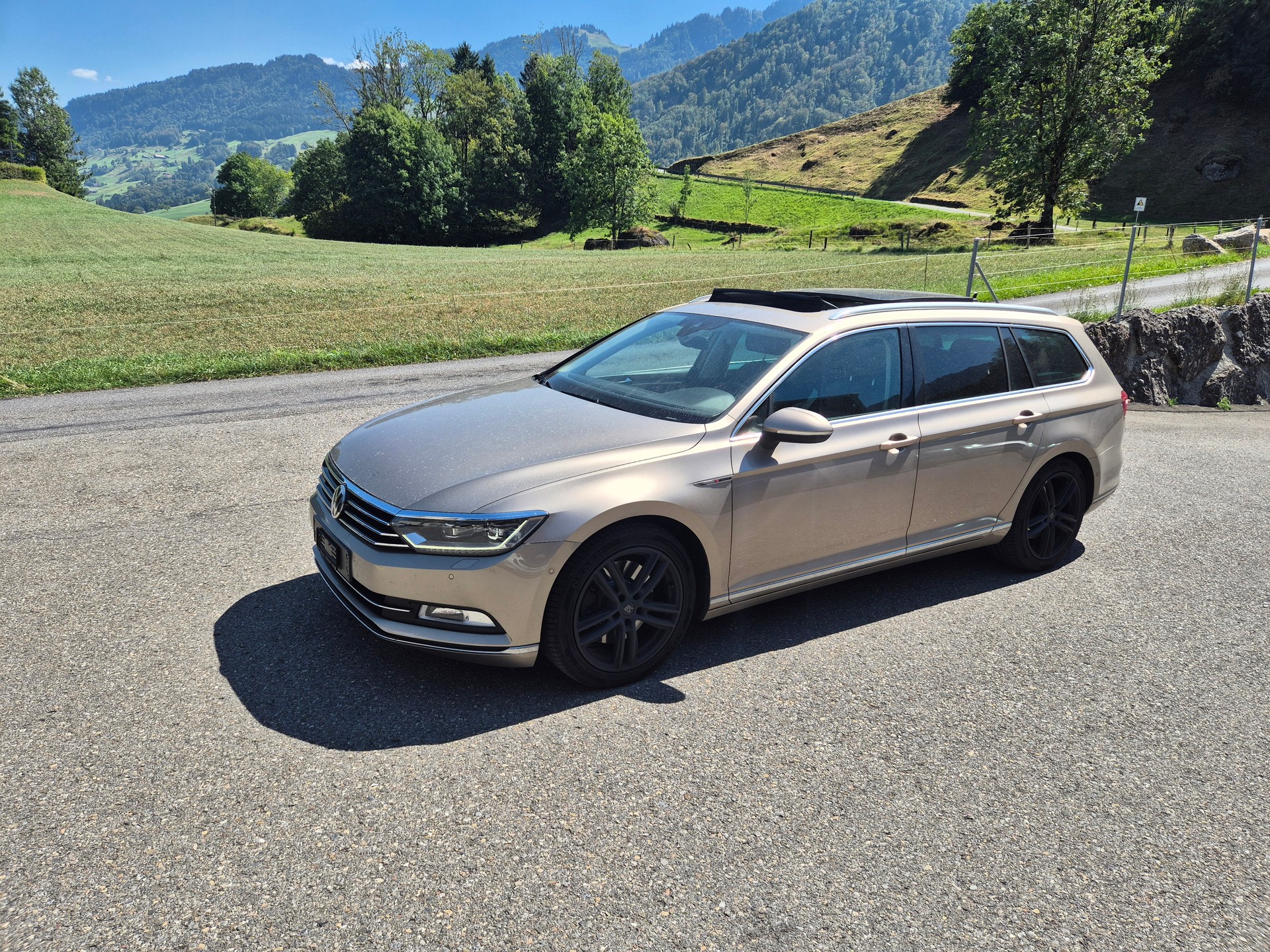 VW Passat Variant 2.0 TDI BMT High. DSG 4Motion-image-1