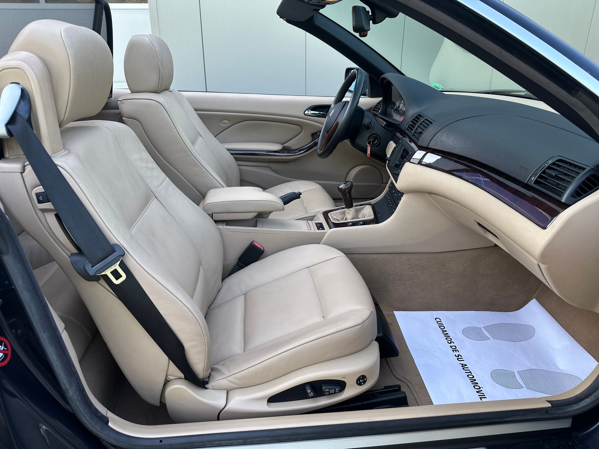 BMW 320Ci Cabriolet-image-6