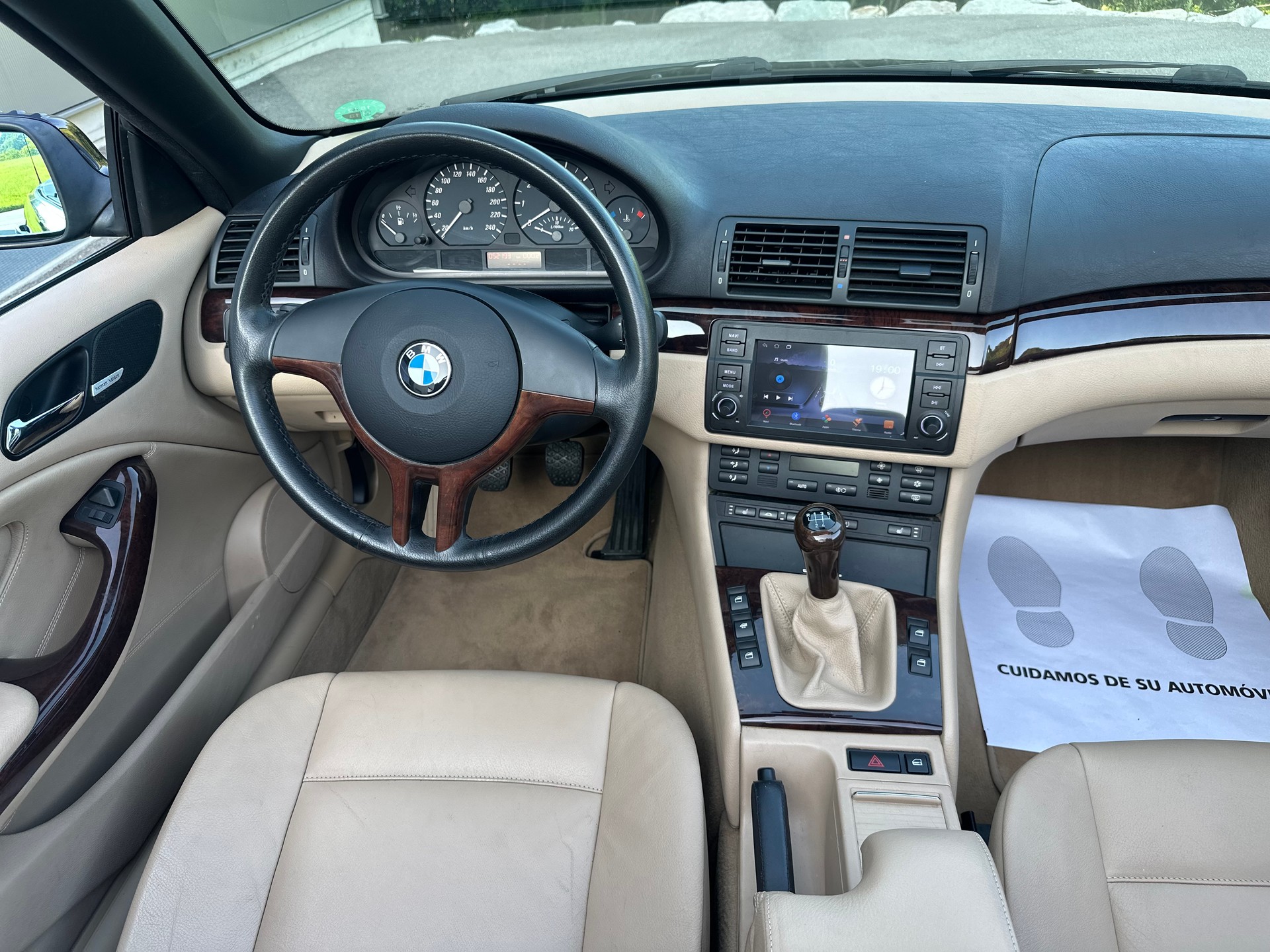 BMW 320Ci Cabriolet-image-8