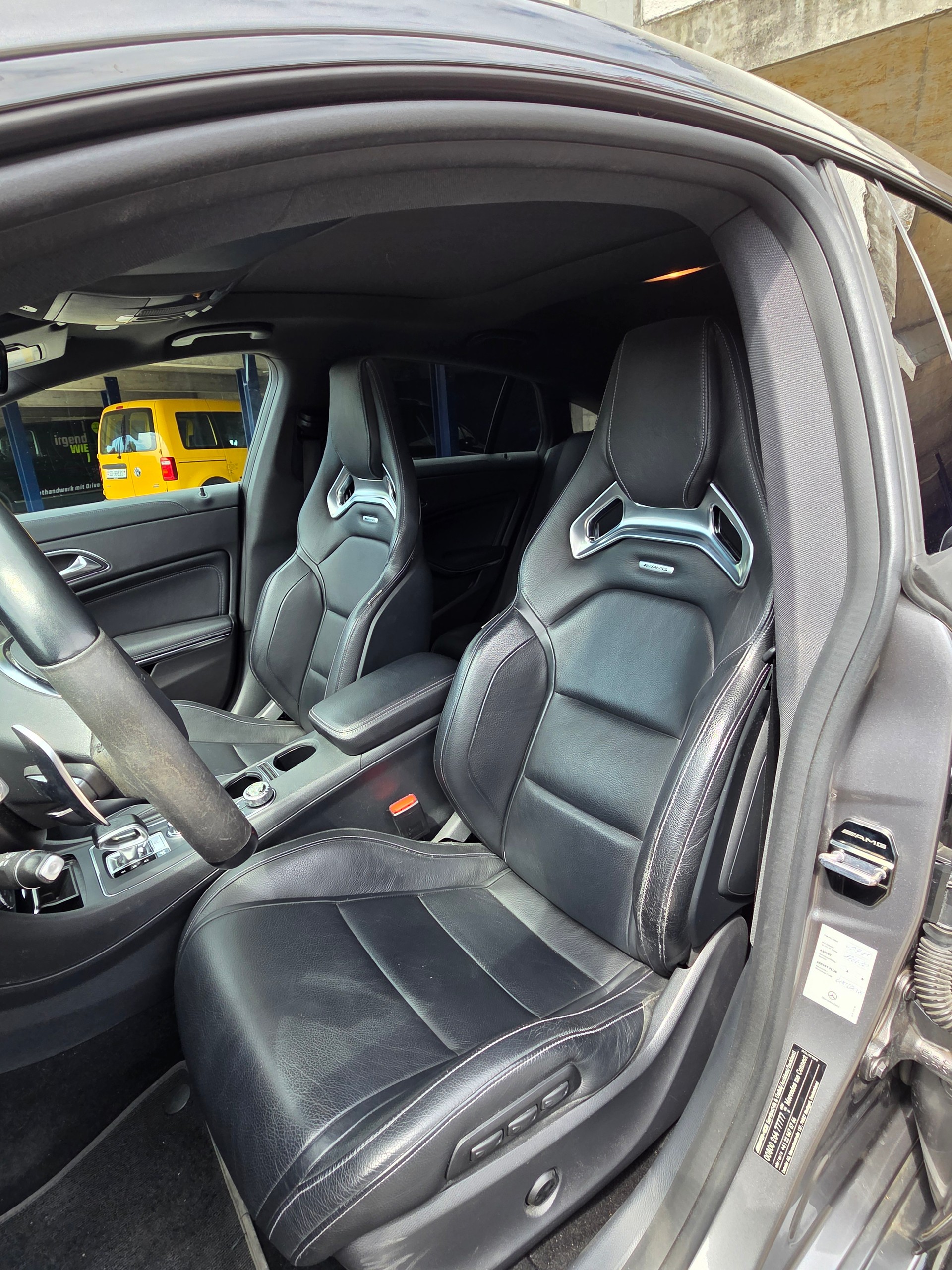 MERCEDES-BENZ CLA 45 AMG 4m-image-8