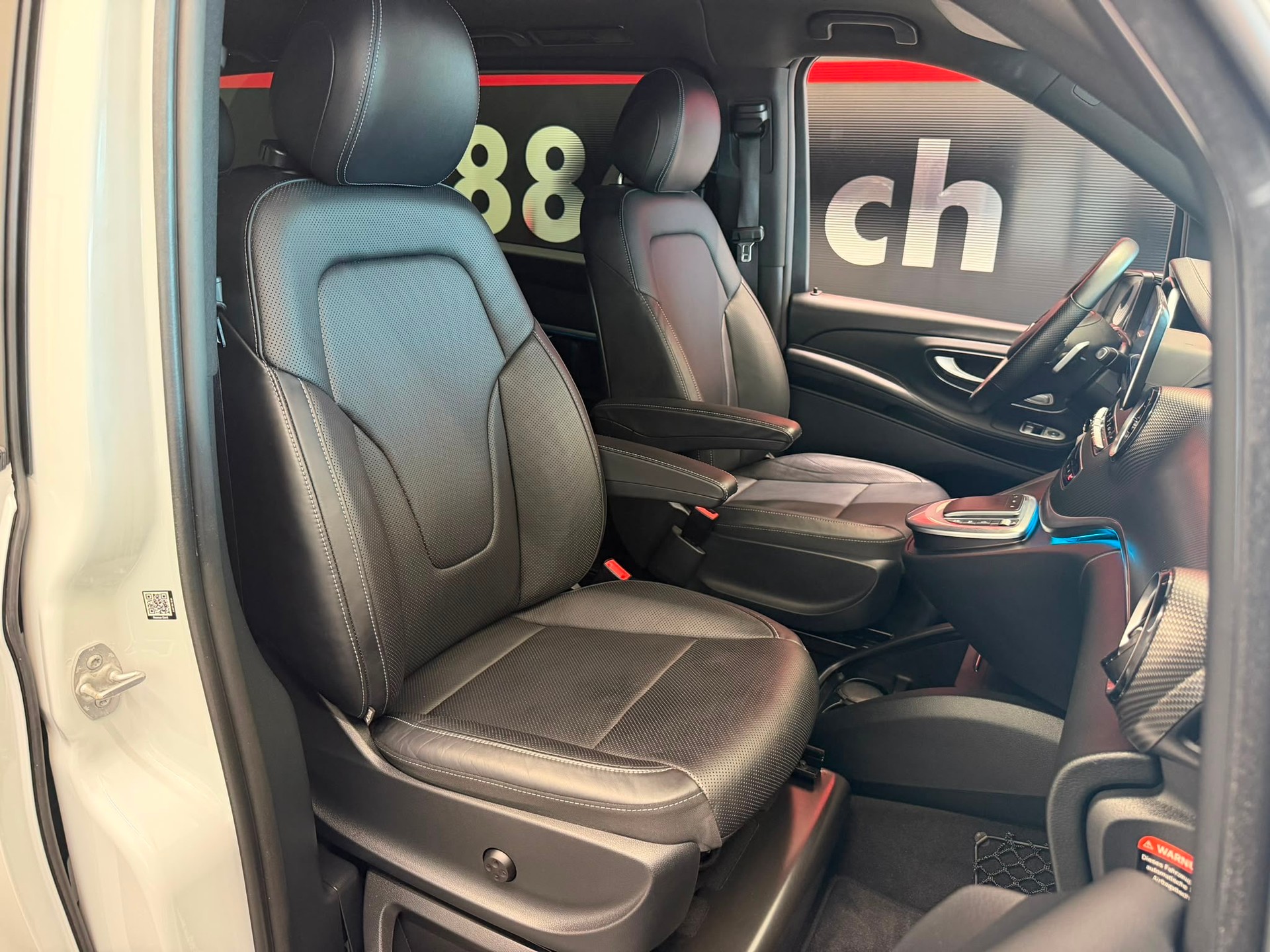 MERCEDES-BENZ V 300 d lang AMG Avantgarde 4Matic 9G-Tronic-image-30