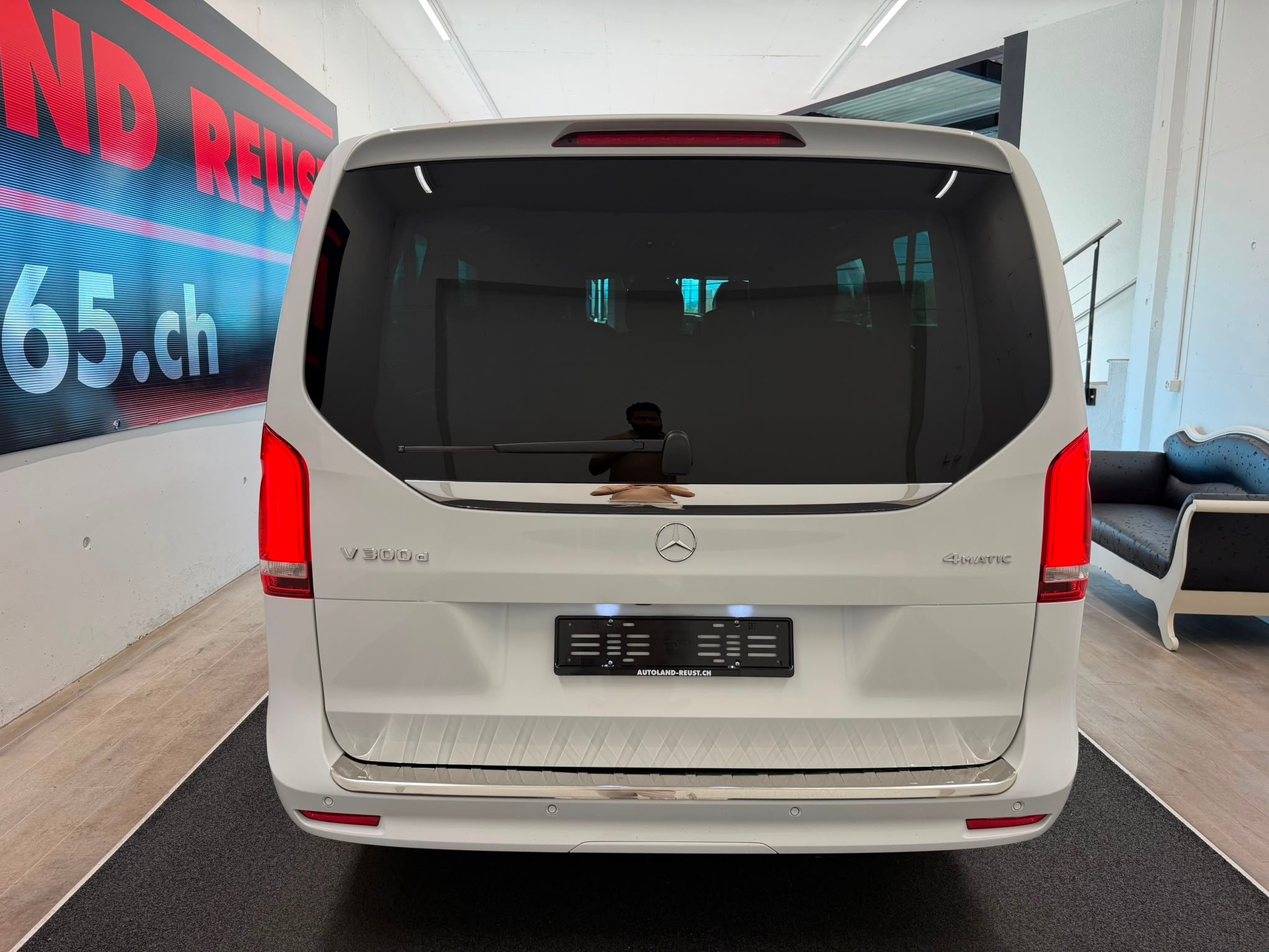 MERCEDES-BENZ V 300 d lang AMG Avantgarde 4Matic 9G-Tronic-image-9