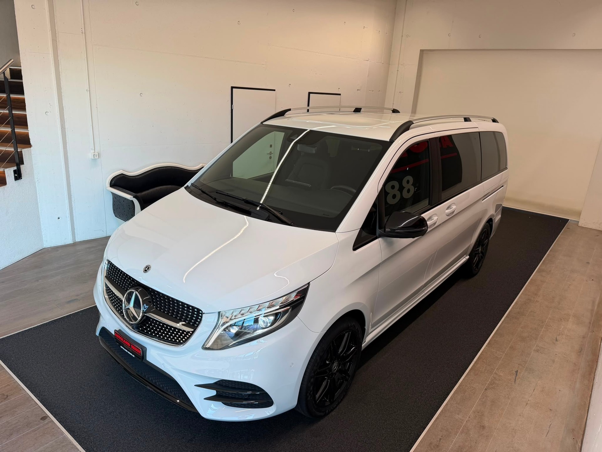 MERCEDES-BENZ V 300 d lang AMG Avantgarde 4Matic 9G-Tronic-showroom-element-1