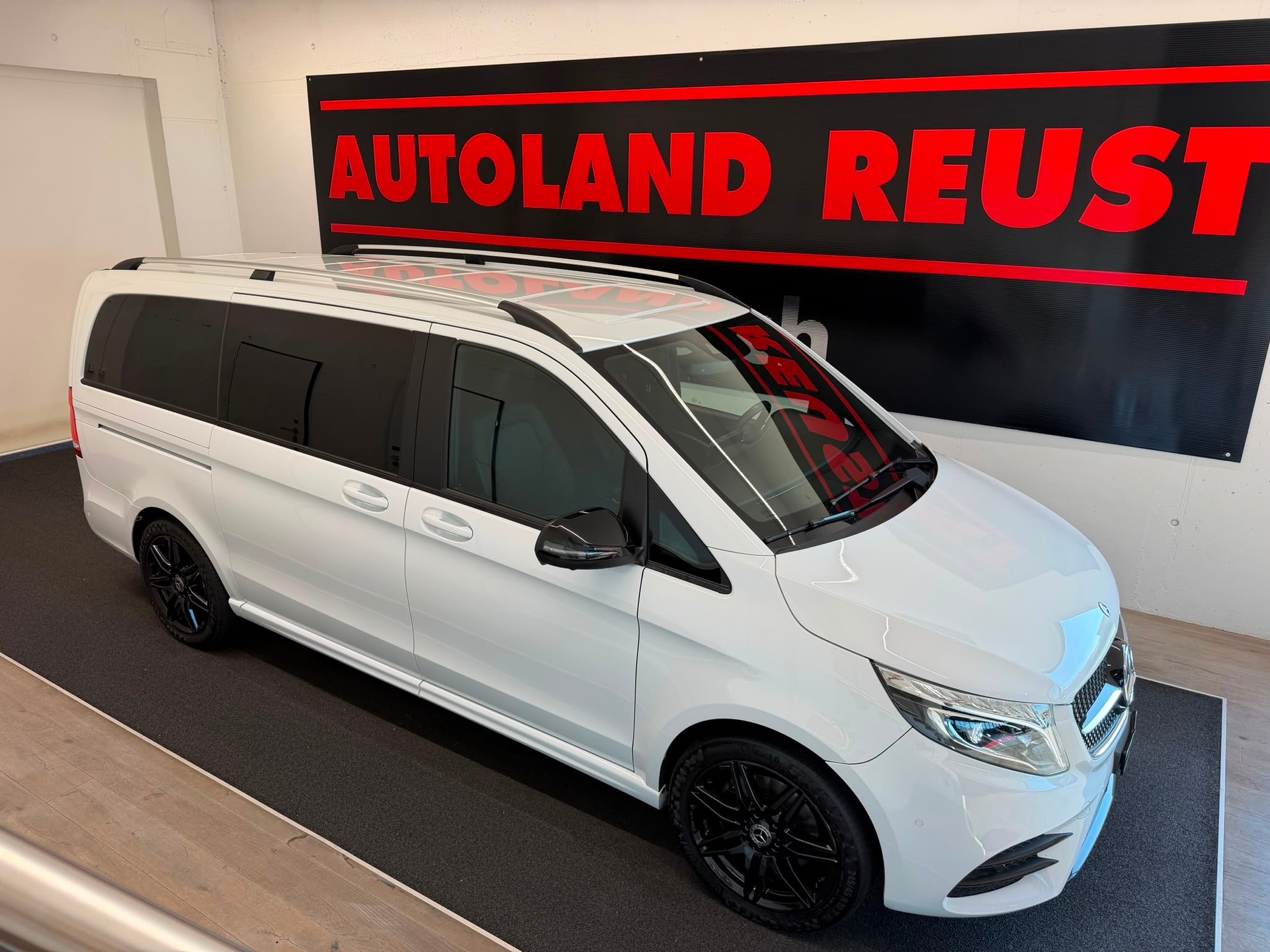 MERCEDES-BENZ V 300 d lang AMG Avantgarde 4Matic 9G-Tronic-image-7