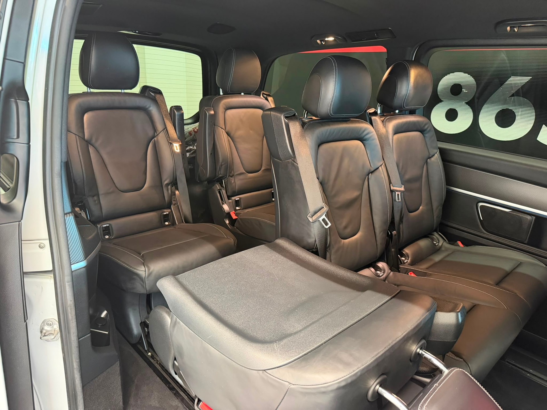 MERCEDES-BENZ V 300 d lang AMG Avantgarde 4Matic 9G-Tronic-image-25