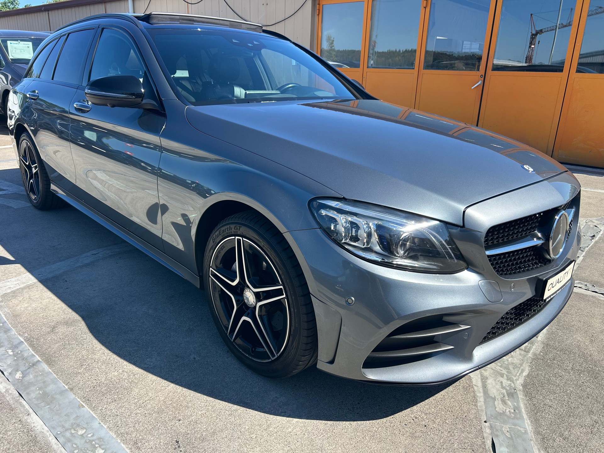 MERCEDES-BENZ C 220 d Swiss Star AMG Line 4M 9G-Tronic-image-6