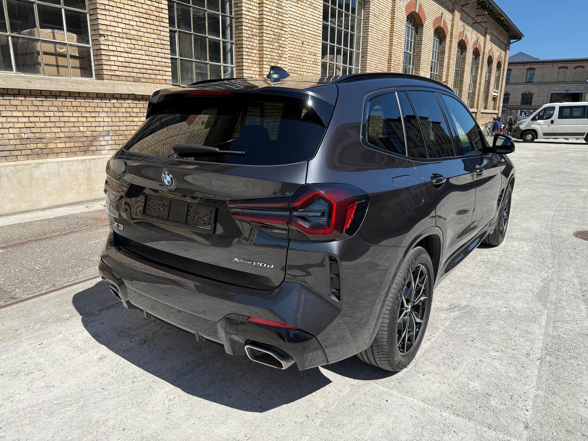 BMW xDrive 48V 20d M Sport-image-5