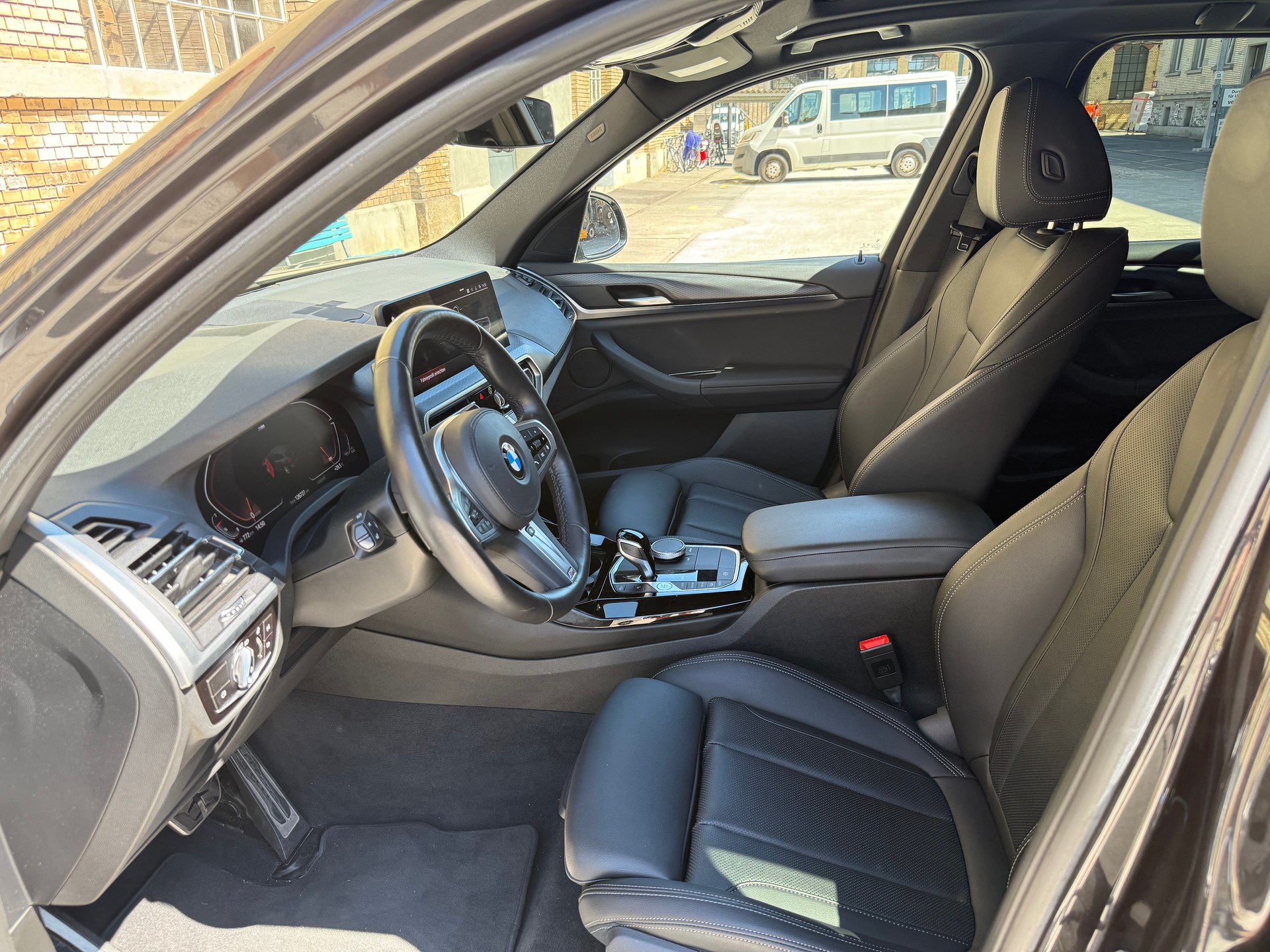 BMW xDrive 48V 20d M Sport-image-10