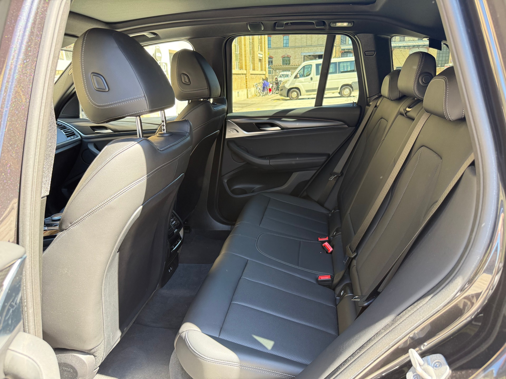 BMW xDrive 48V 20d M Sport-image-9