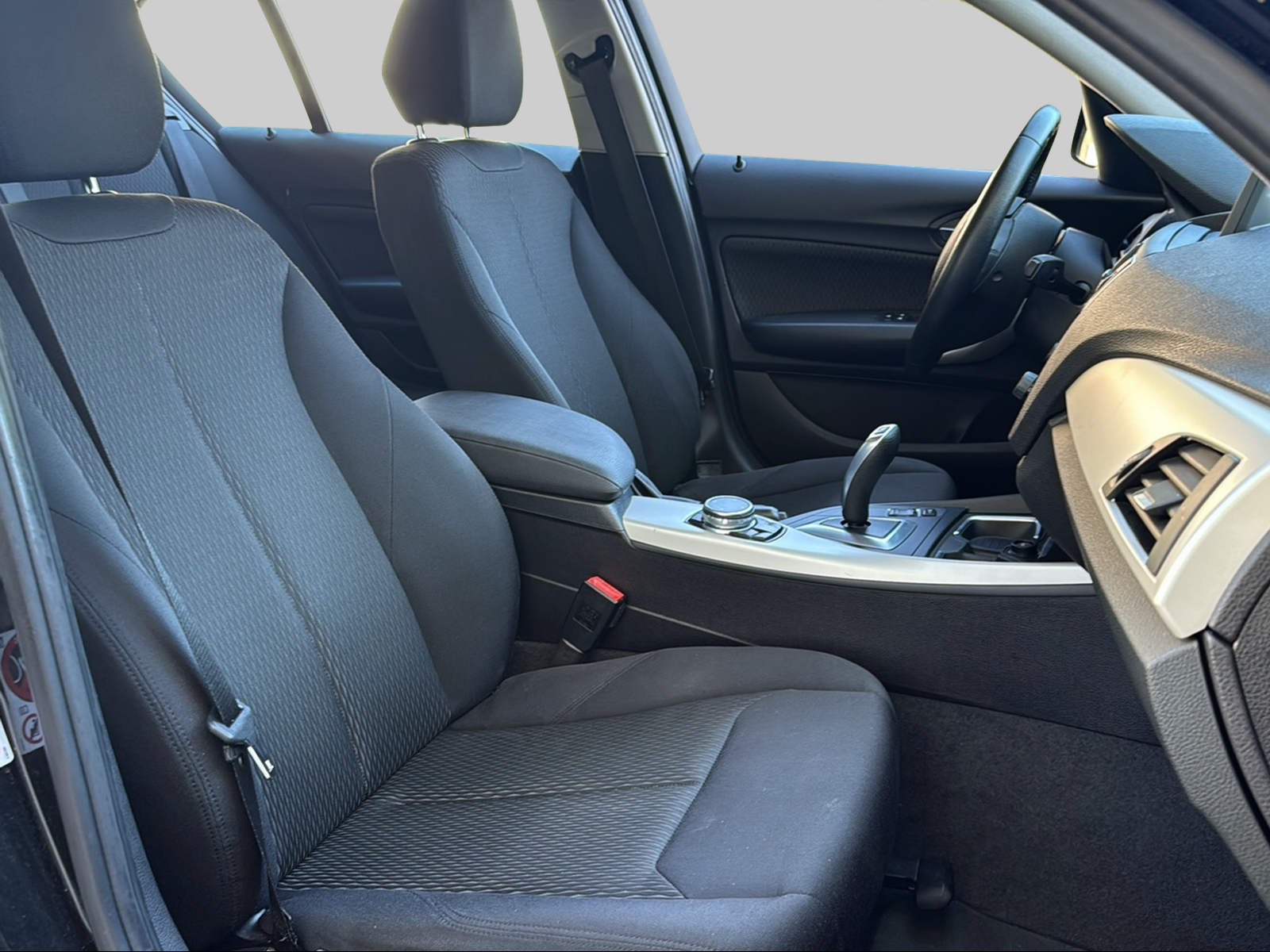 BMW 118i Steptronic-image-12