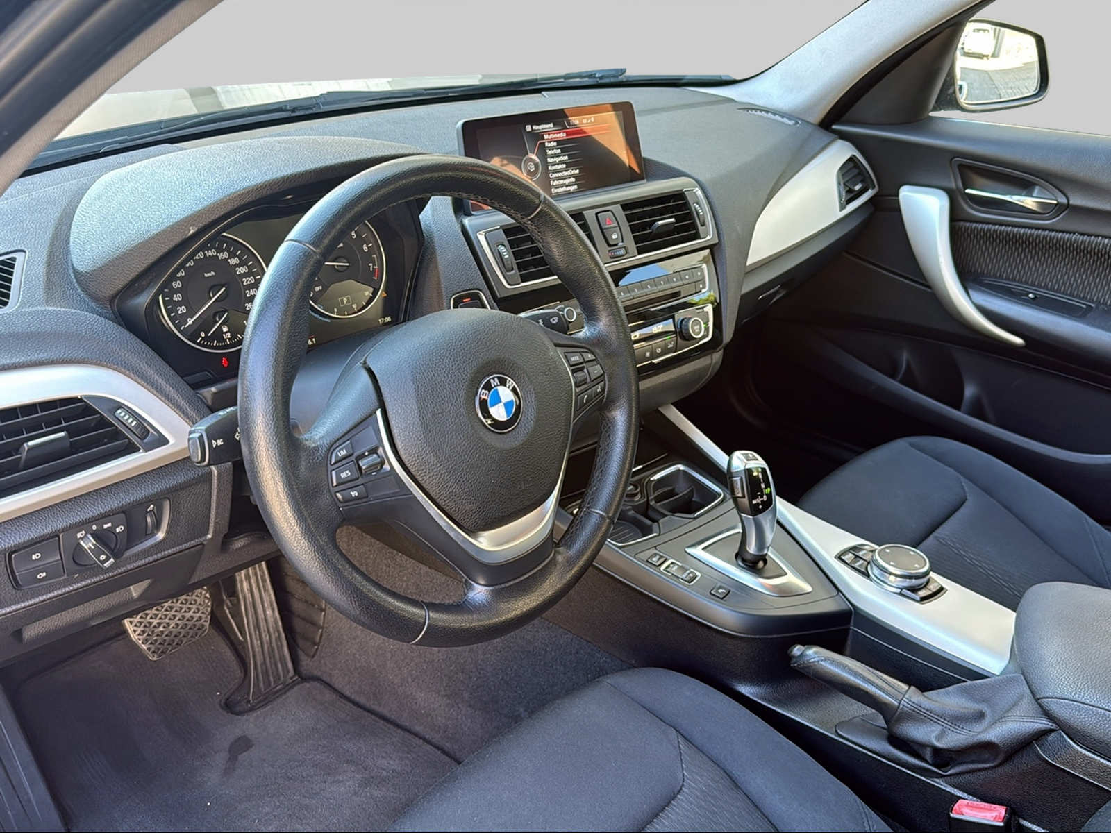 BMW 118i Steptronic-image-6