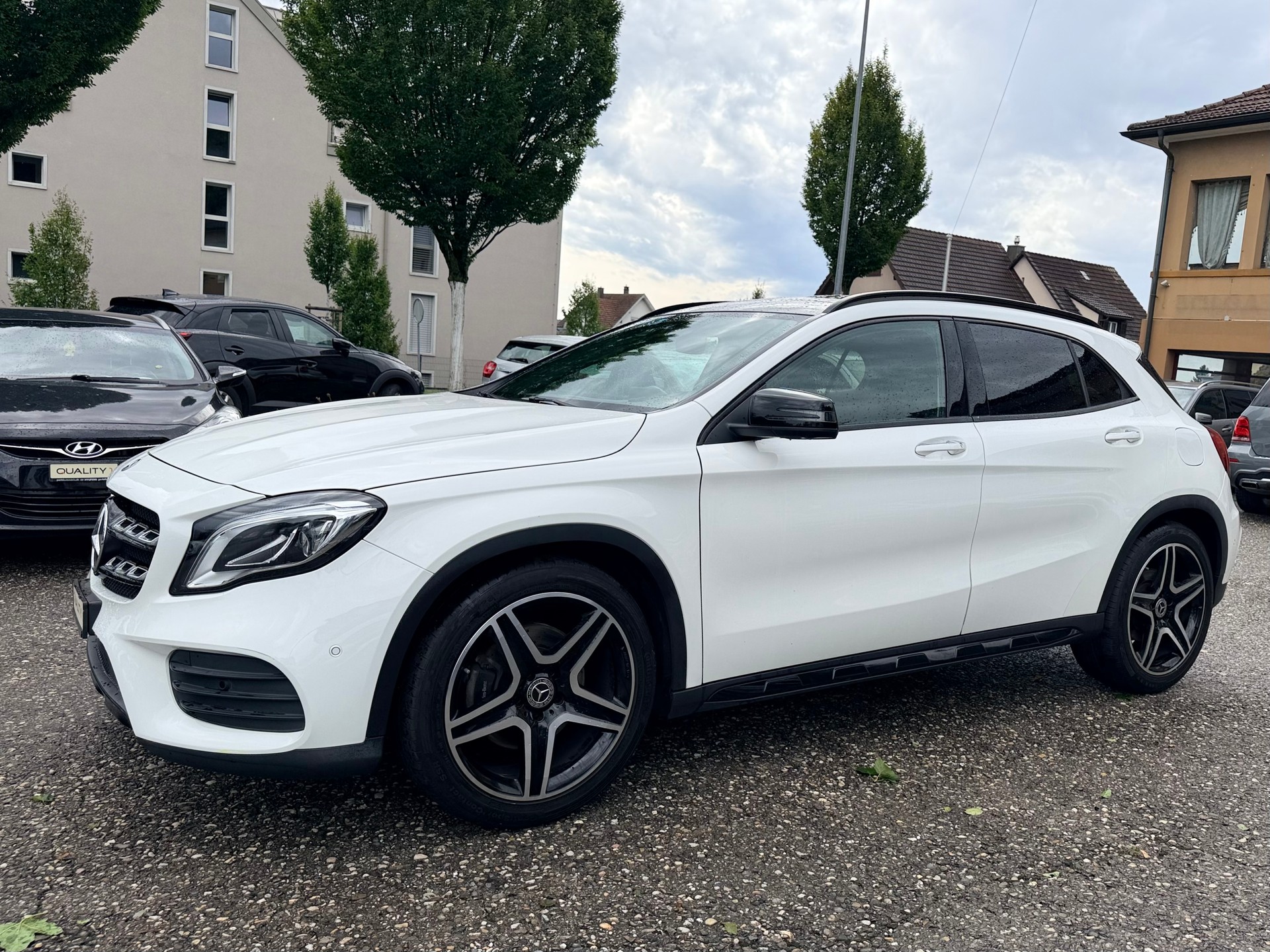 MERCEDES-BENZ GLA 250 AMG Line 4Matic 7G-DCT-image-8