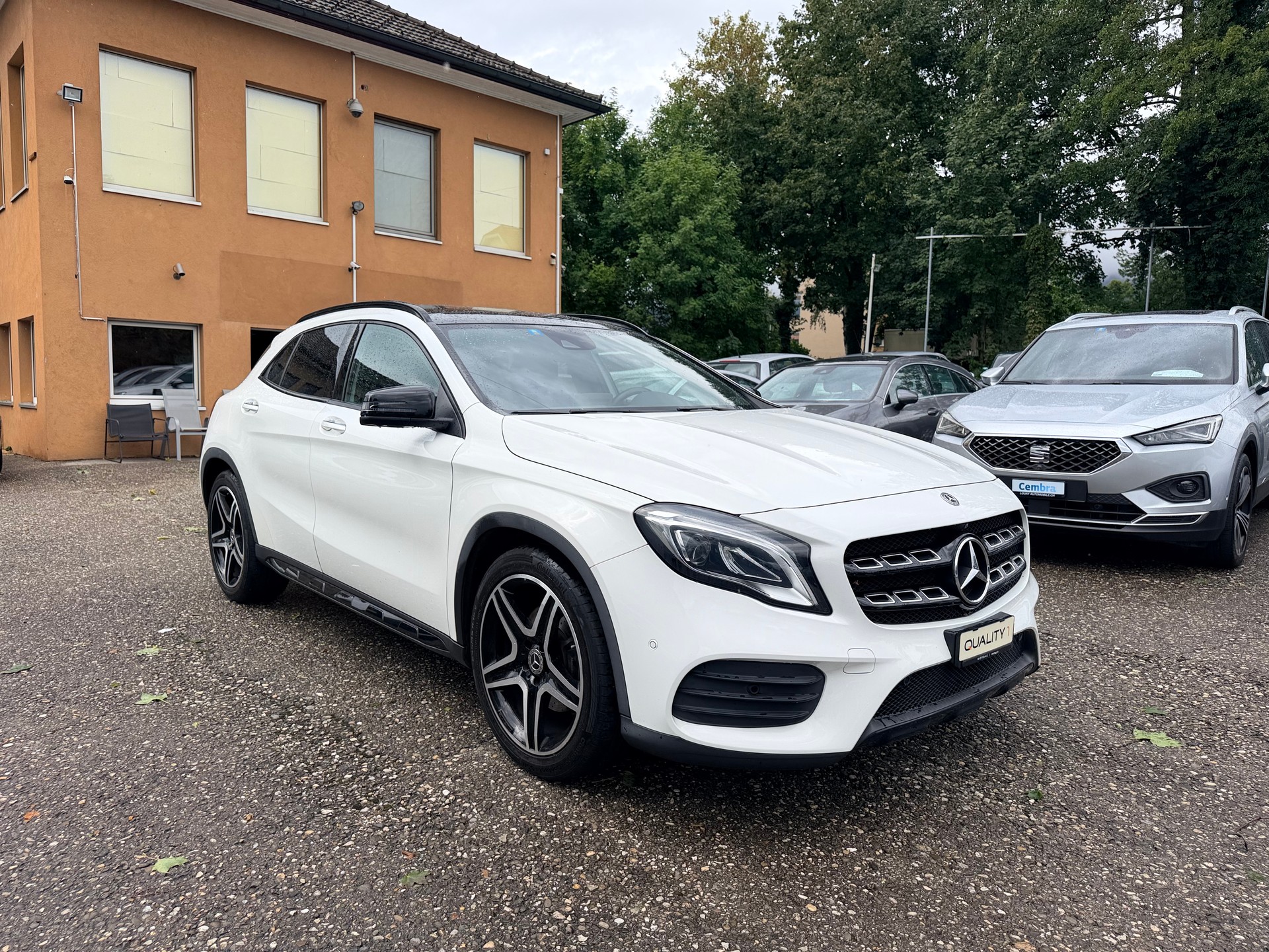MERCEDES-BENZ GLA 250 AMG Line 4Matic 7G-DCT-image-7
