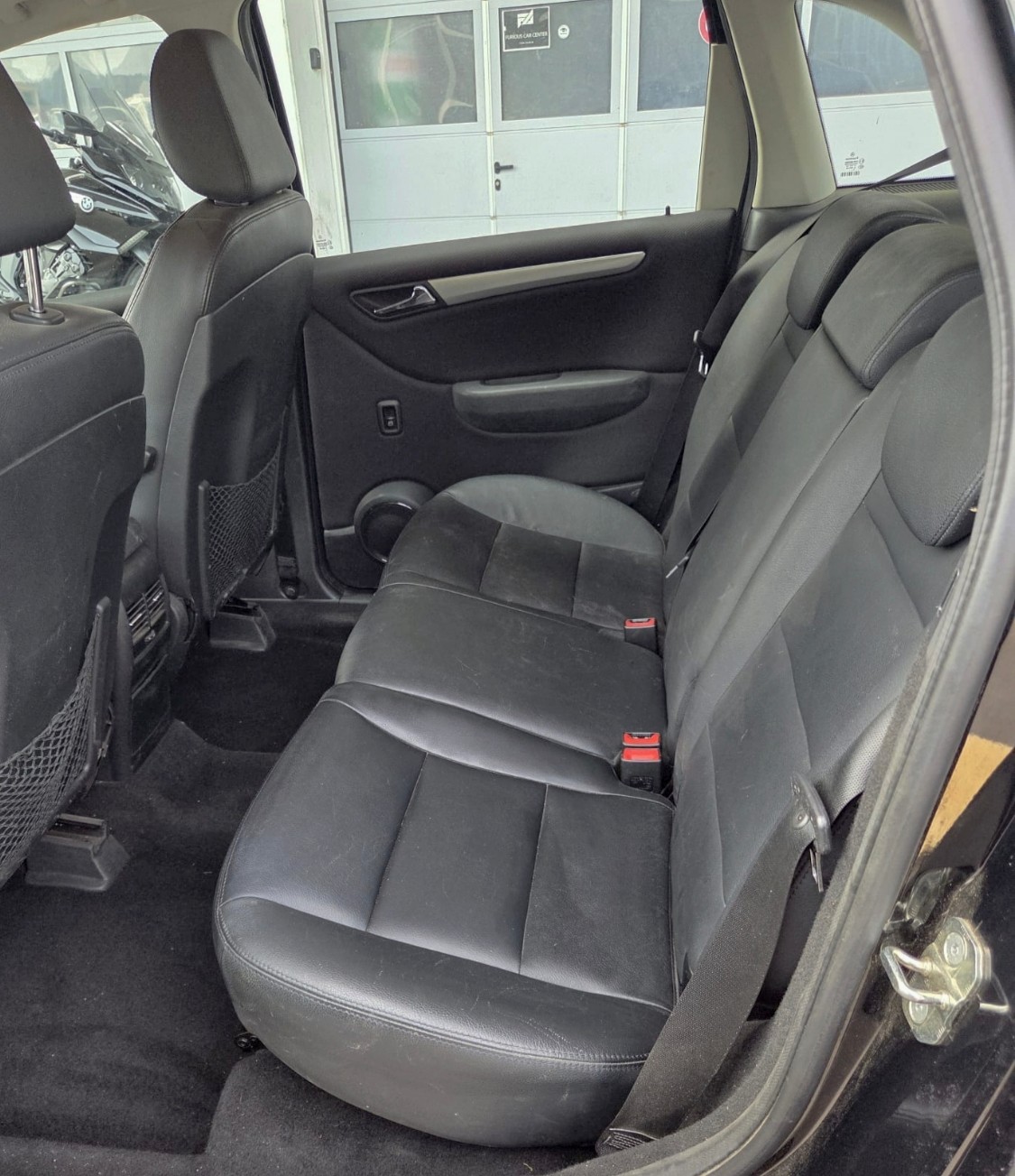 MERCEDES-BENZ B 200 CDI-image-10