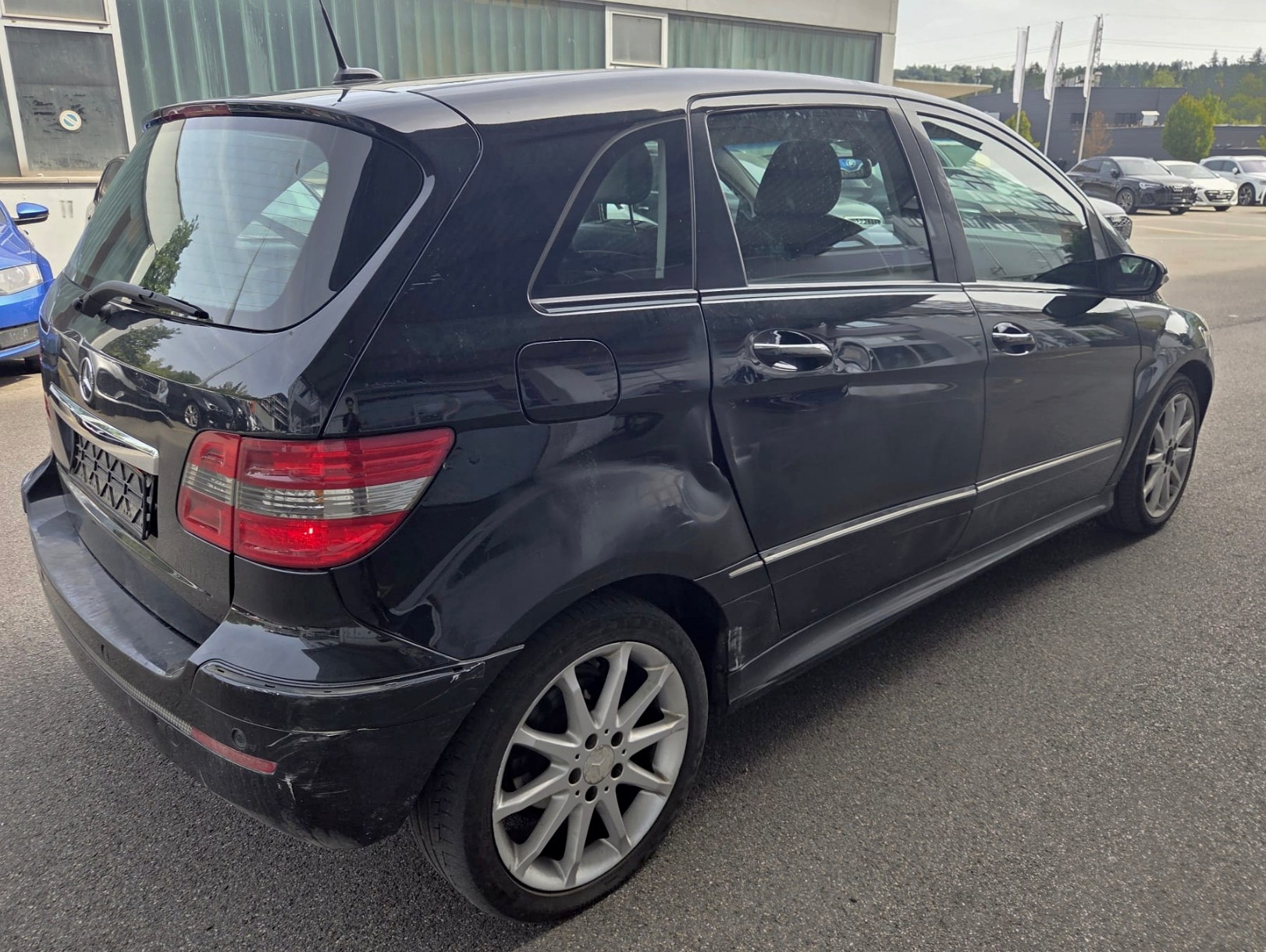 MERCEDES-BENZ B 200 CDI-image-4