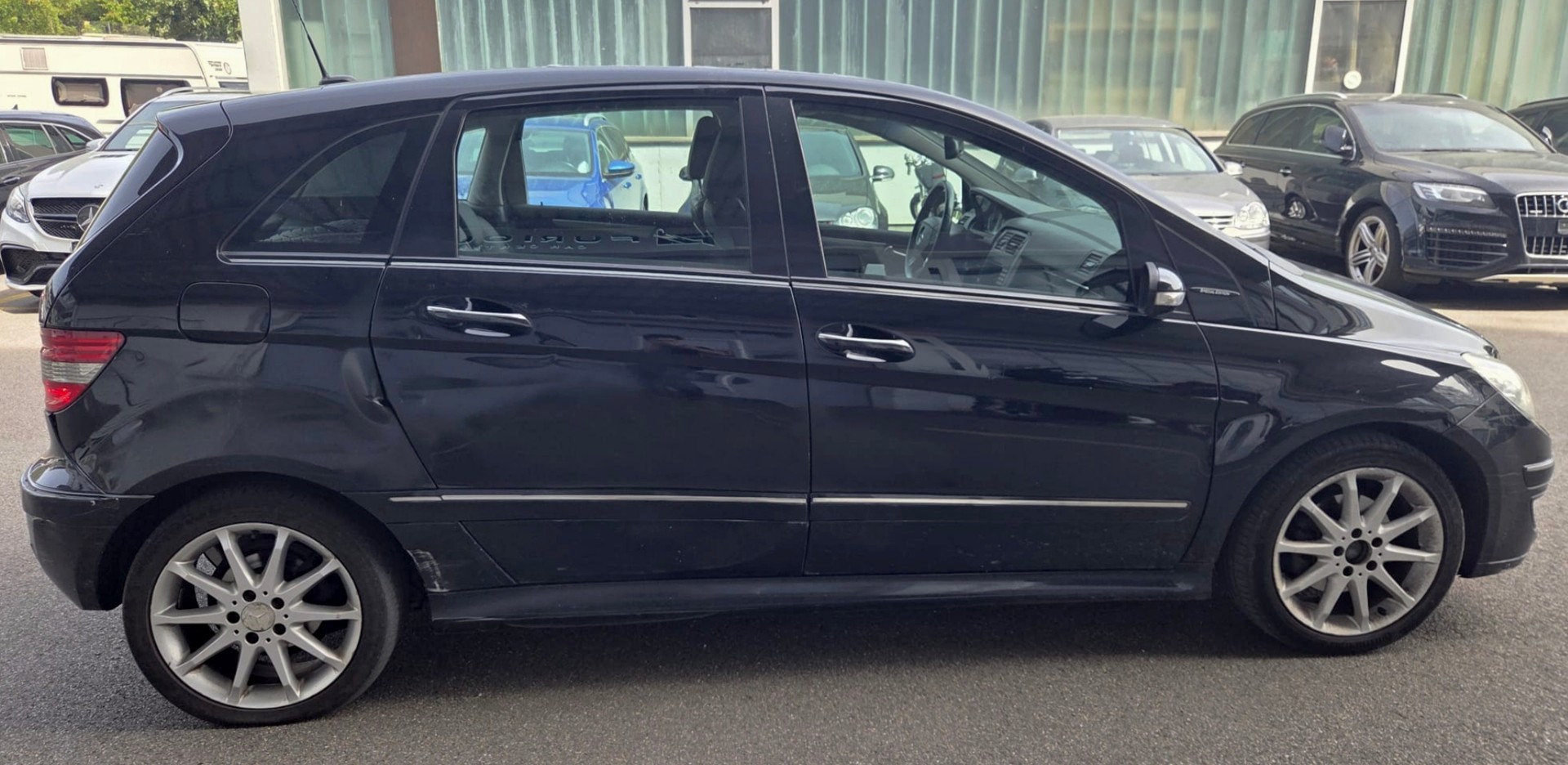 MERCEDES-BENZ B 200 CDI-image-6