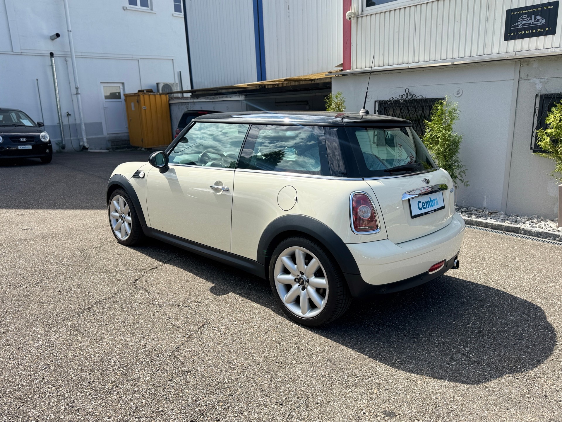 MINI Cooper-image-2