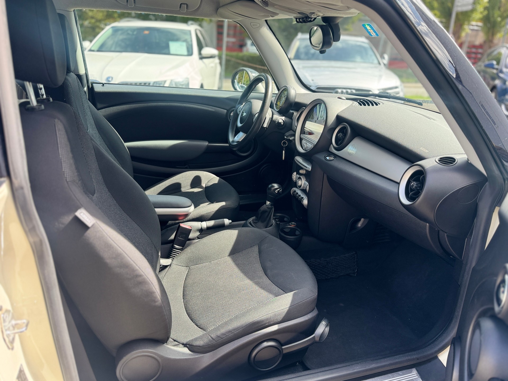 MINI Cooper-image-9