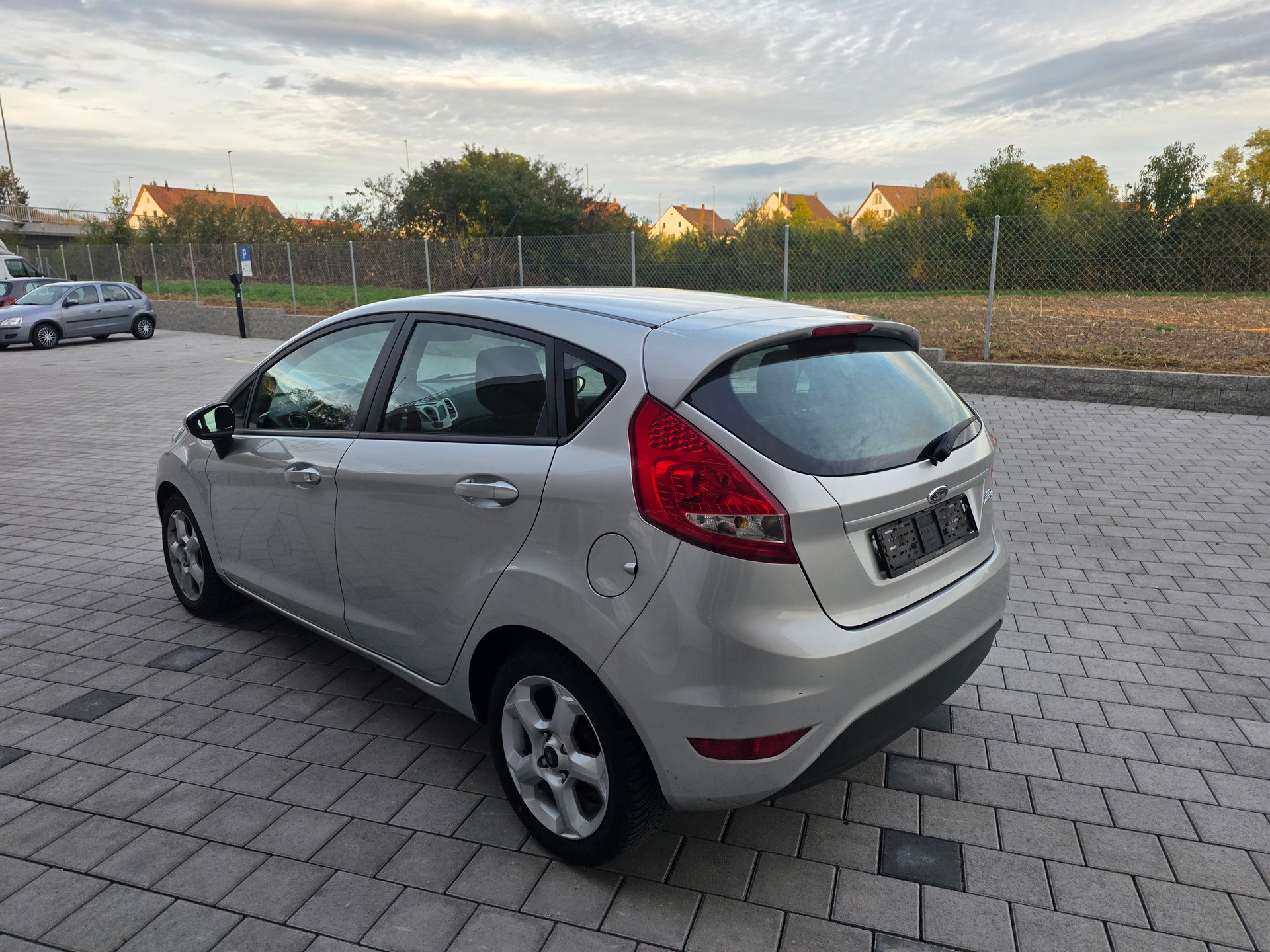 FORD Fiesta 1.25 16V Ambiente-image-6