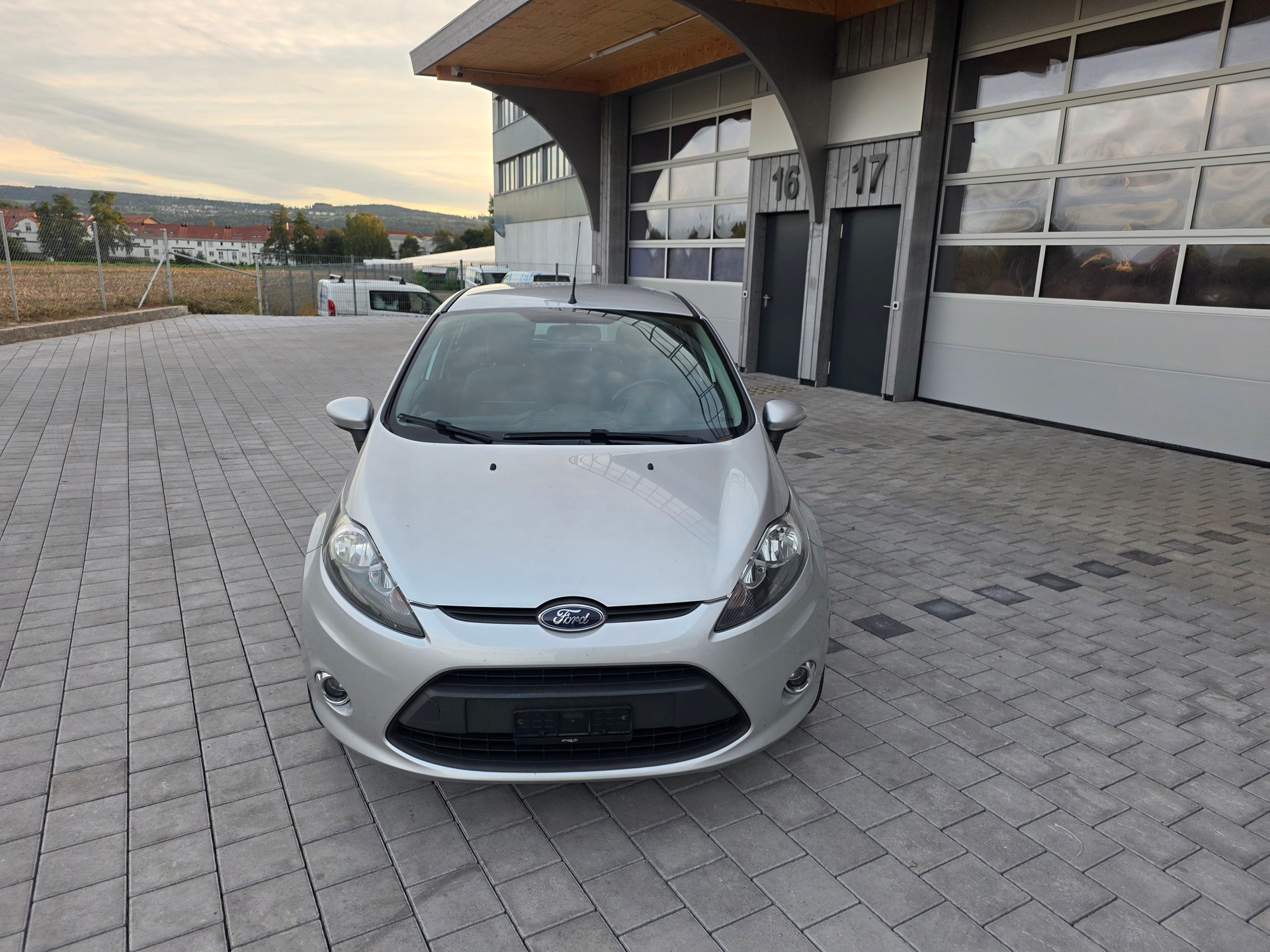 FORD Fiesta 1.25 16V Ambiente-image-1