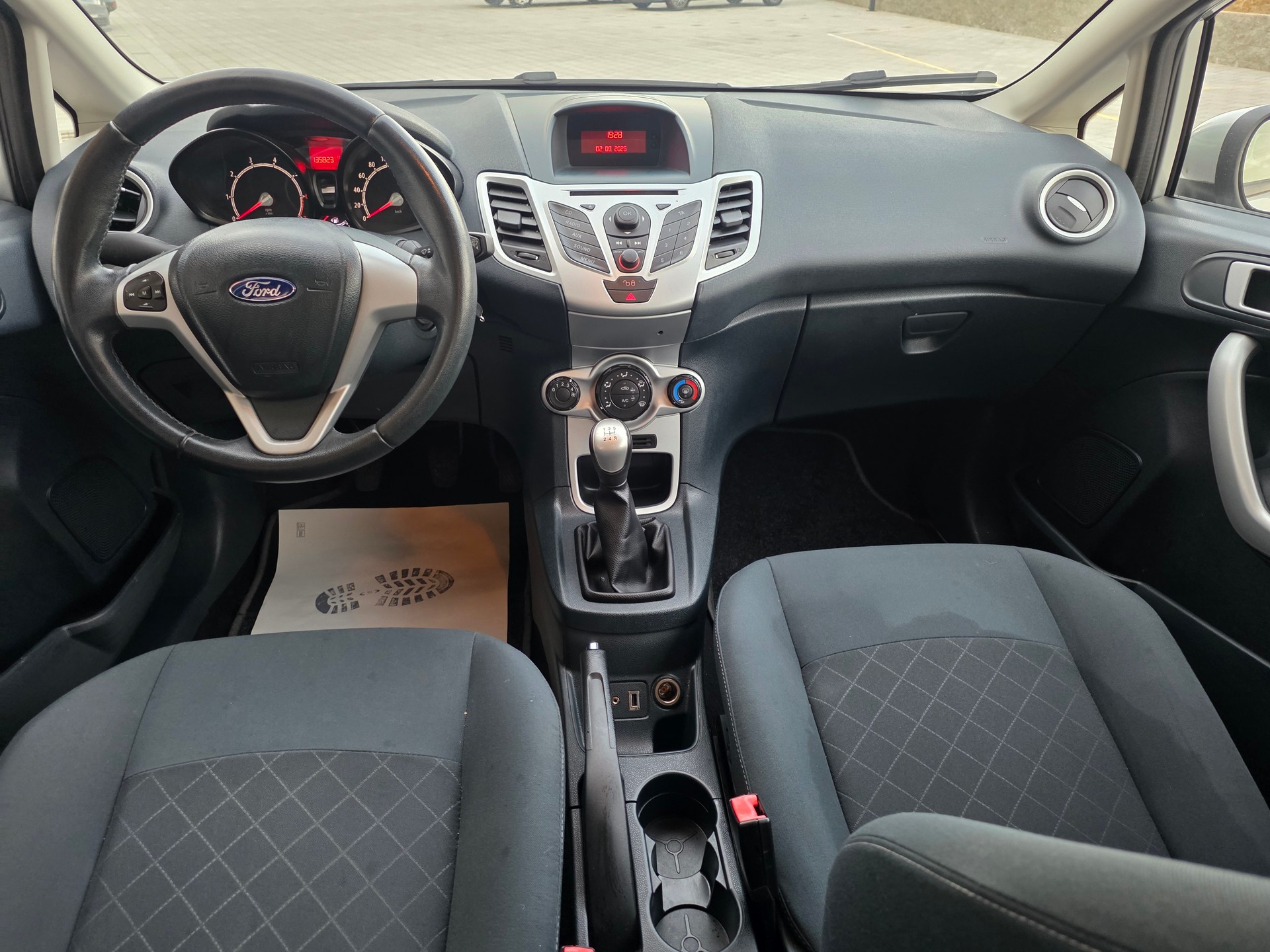 FORD Fiesta 1.25 16V Ambiente-image-9