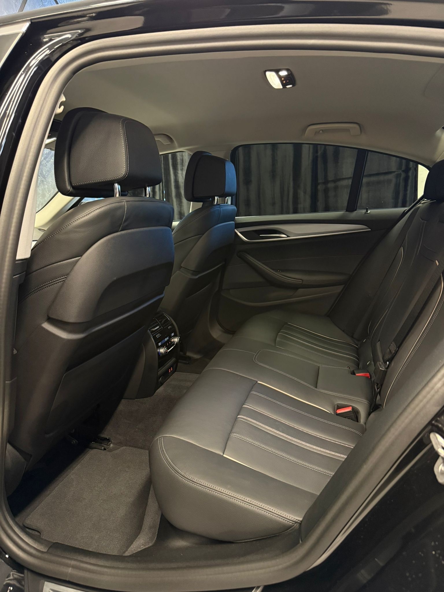 BMW 520d 48V Steptronic-image-14