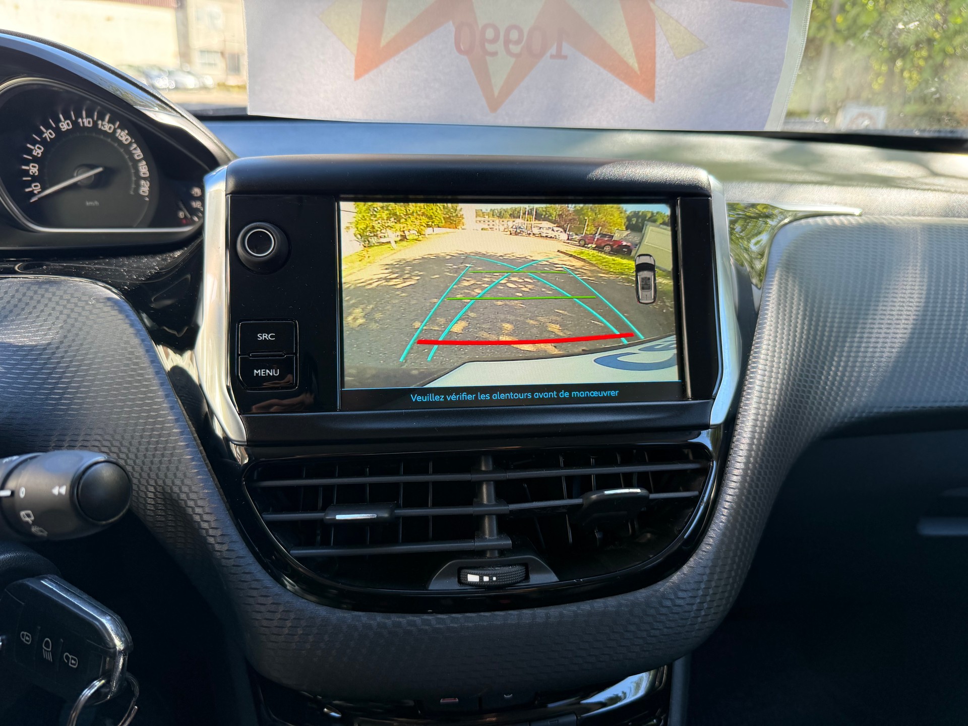 PEUGEOT 2008 1.2 PureTech Style EAT6-image-25