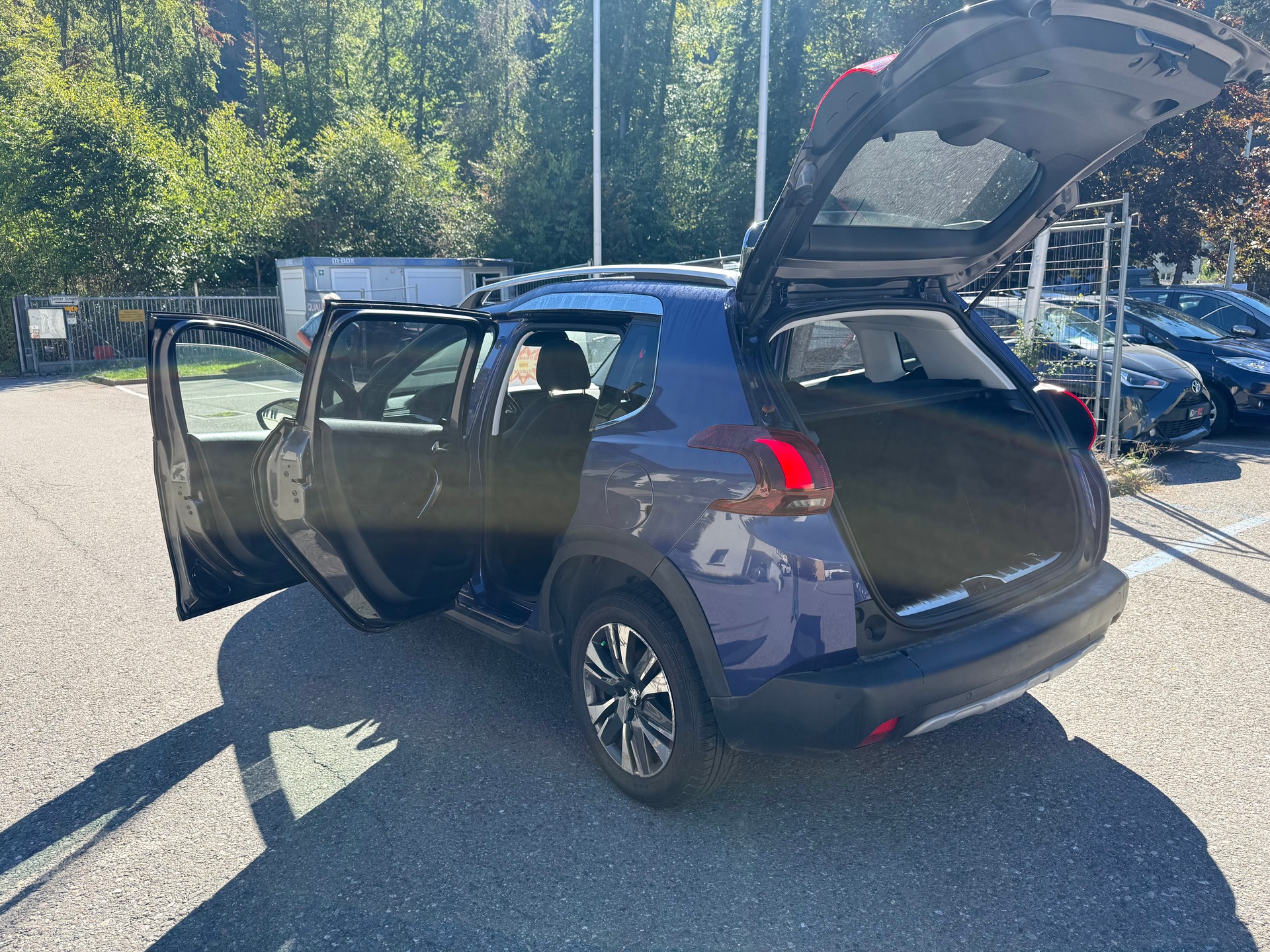 PEUGEOT 2008 1.2 PureTech Style EAT6-image-17