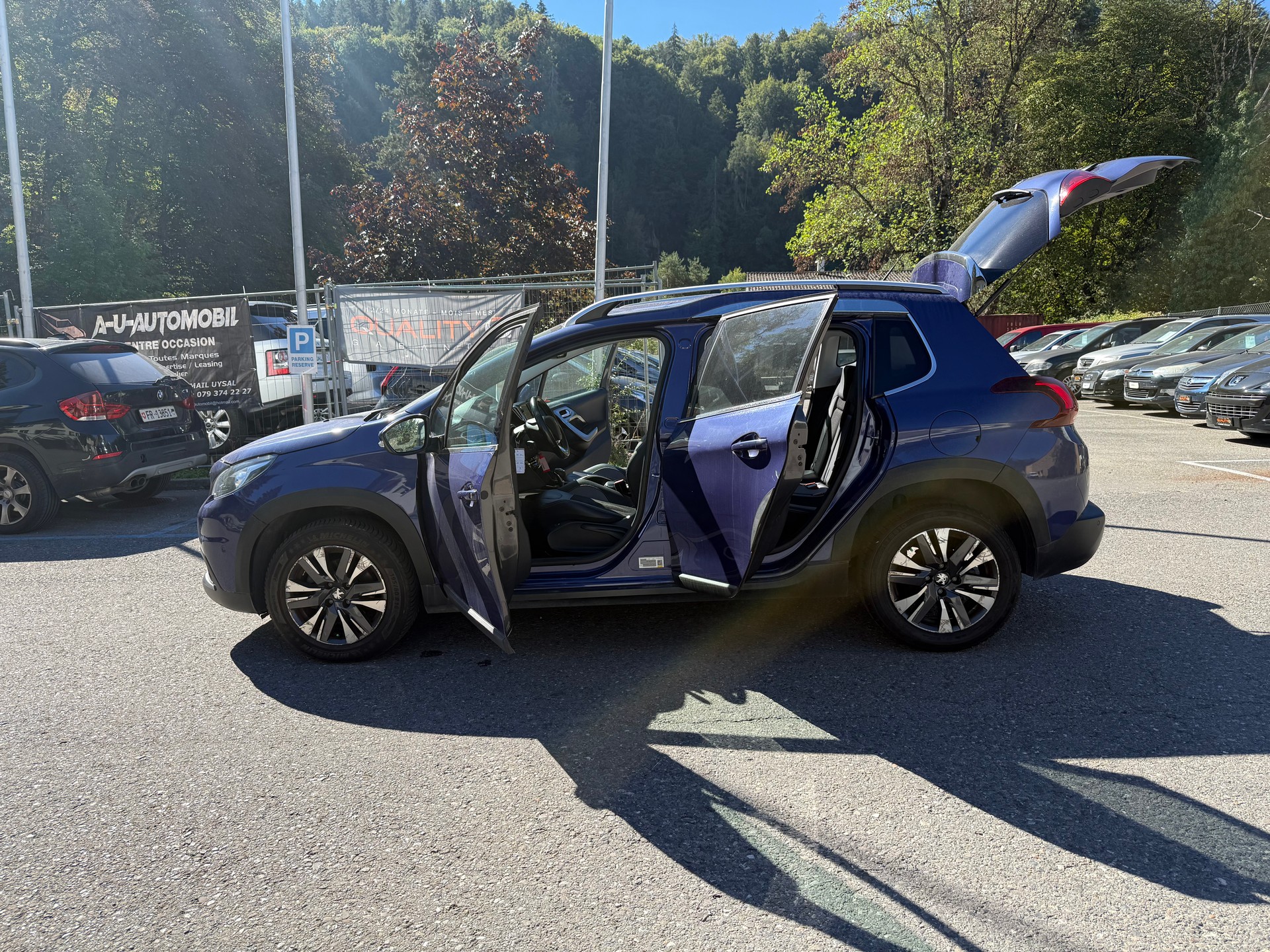 PEUGEOT 2008 1.2 PureTech Style EAT6-image-16