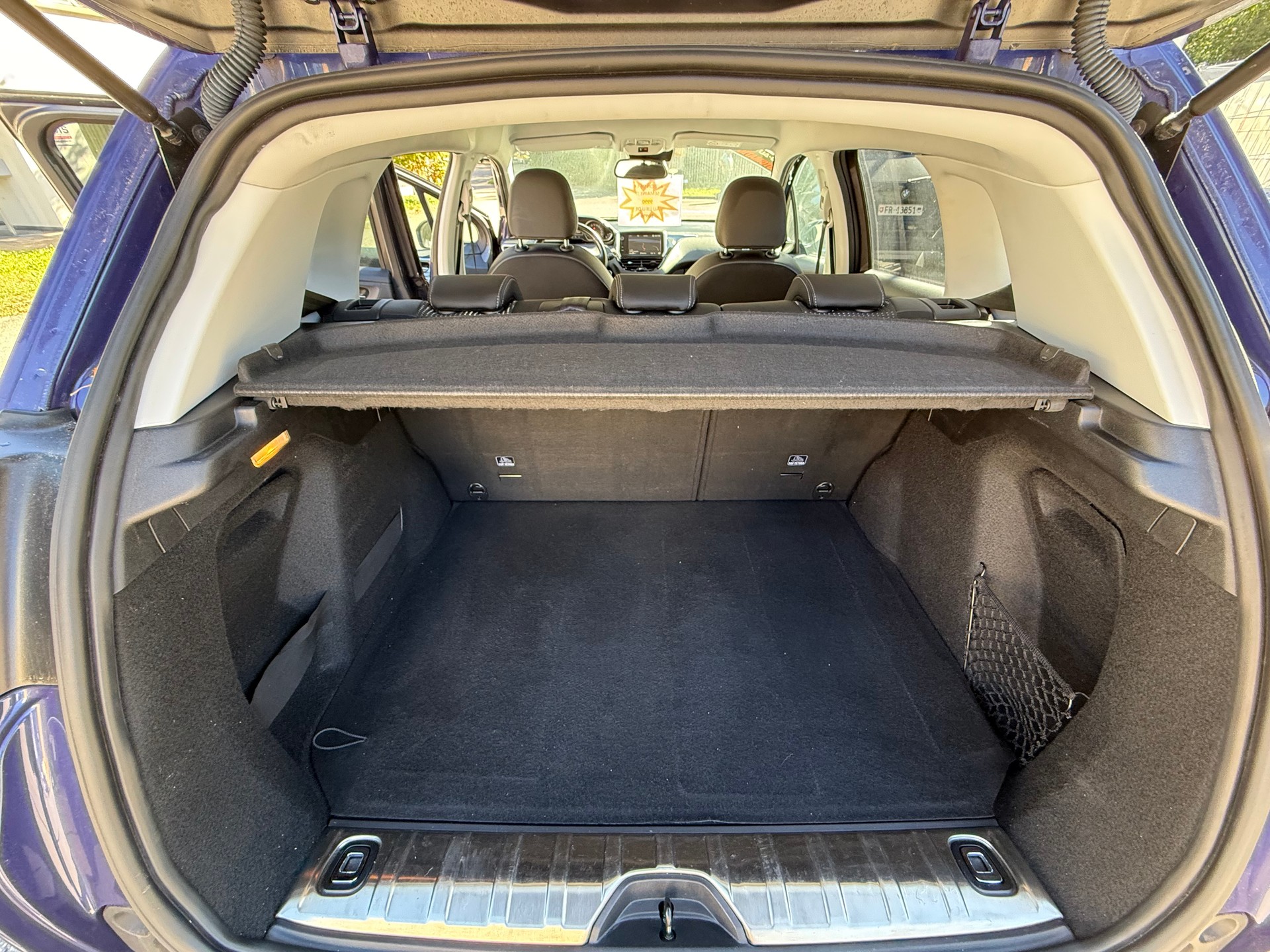 PEUGEOT 2008 1.2 PureTech Style EAT6-image-10