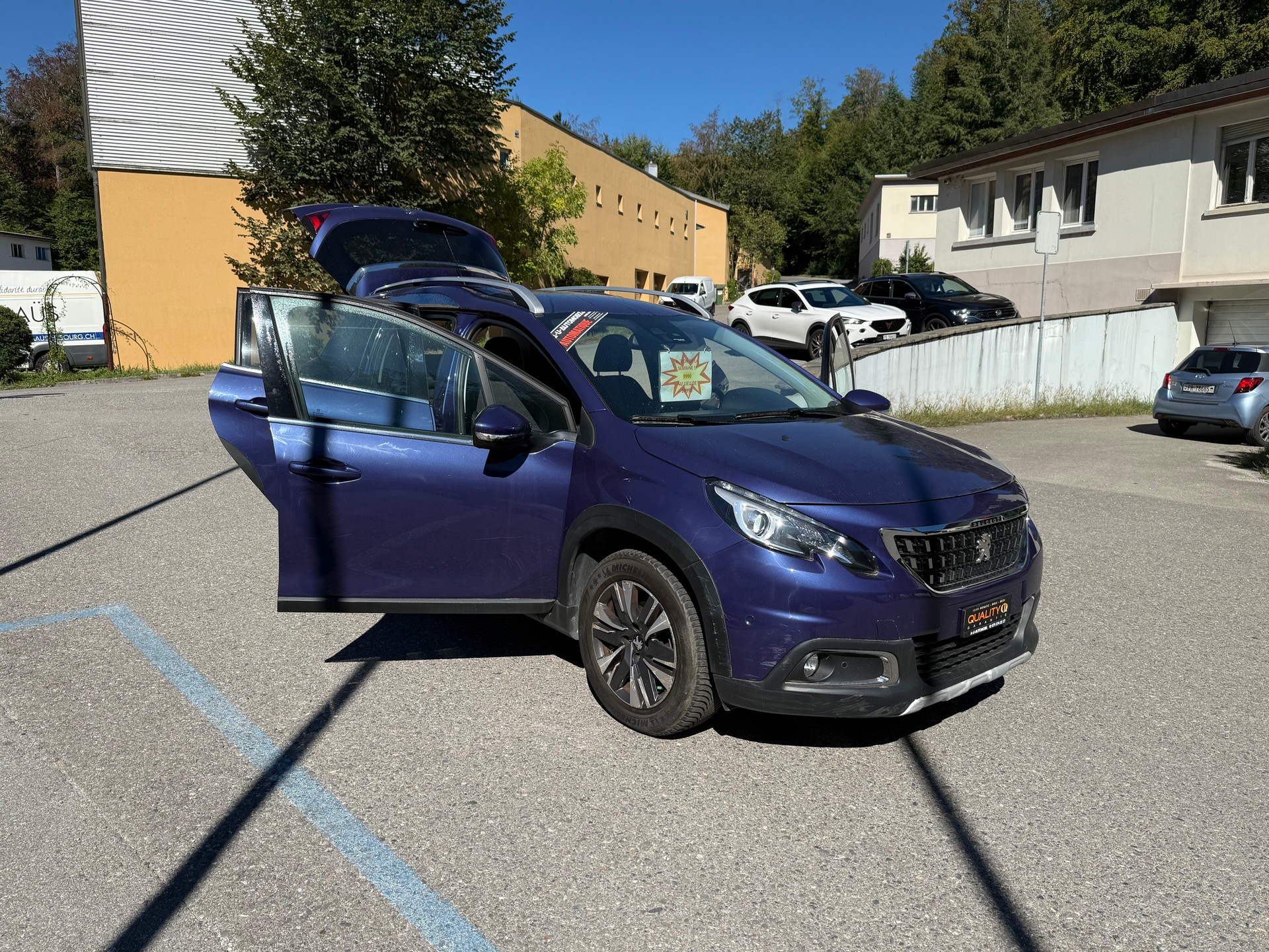 PEUGEOT 2008 1.2 PureTech Style EAT6-image-21