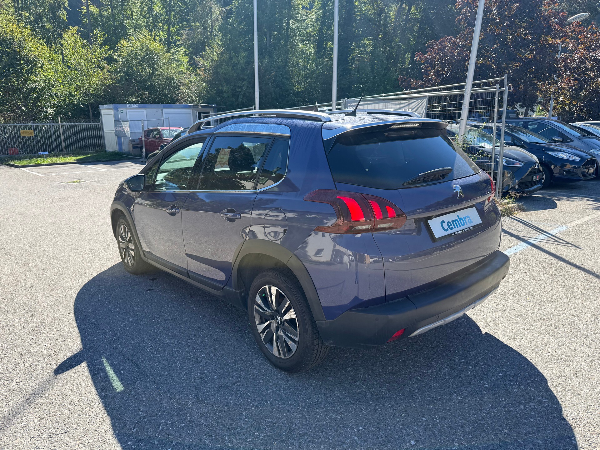 PEUGEOT 2008 1.2 PureTech Style EAT6-image-4