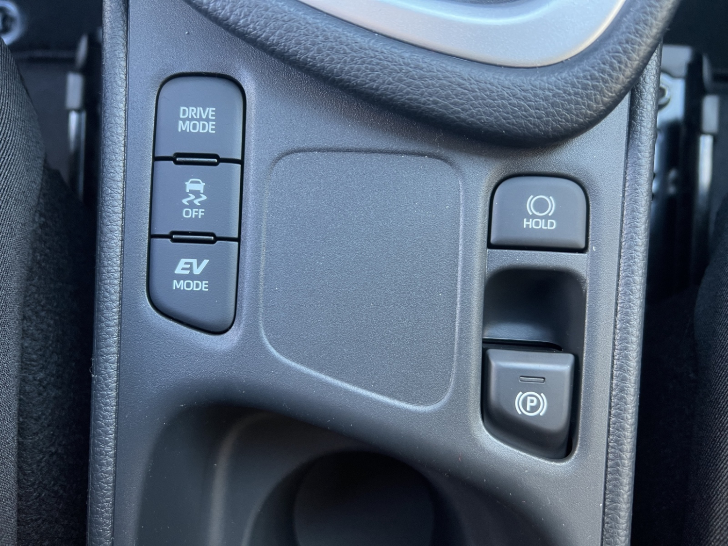 TOYOTA Yaris 1.5 VVT-i HSD Comfort-image-14