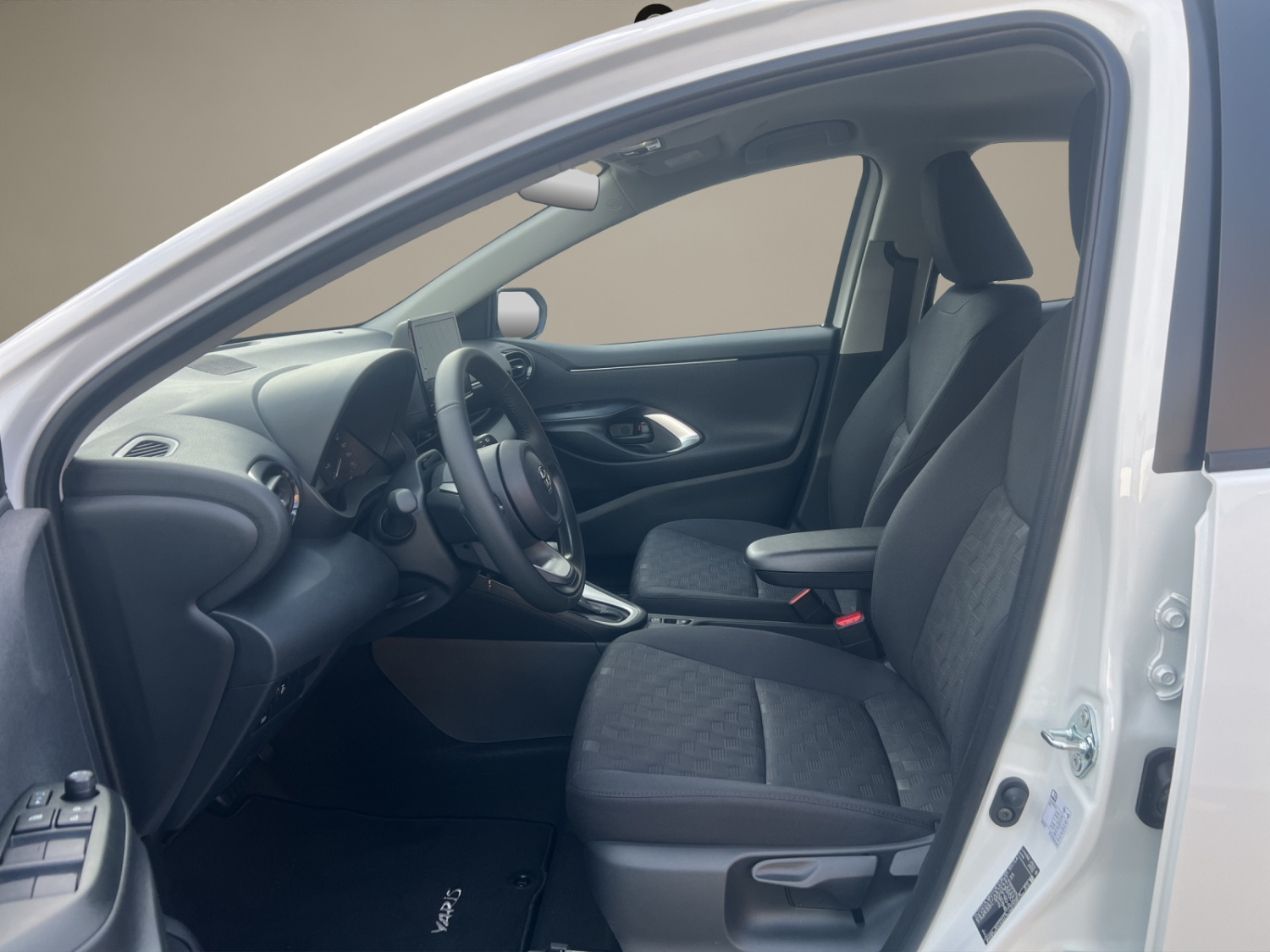 TOYOTA Yaris 1.5 VVT-i HSD Comfort-image-8