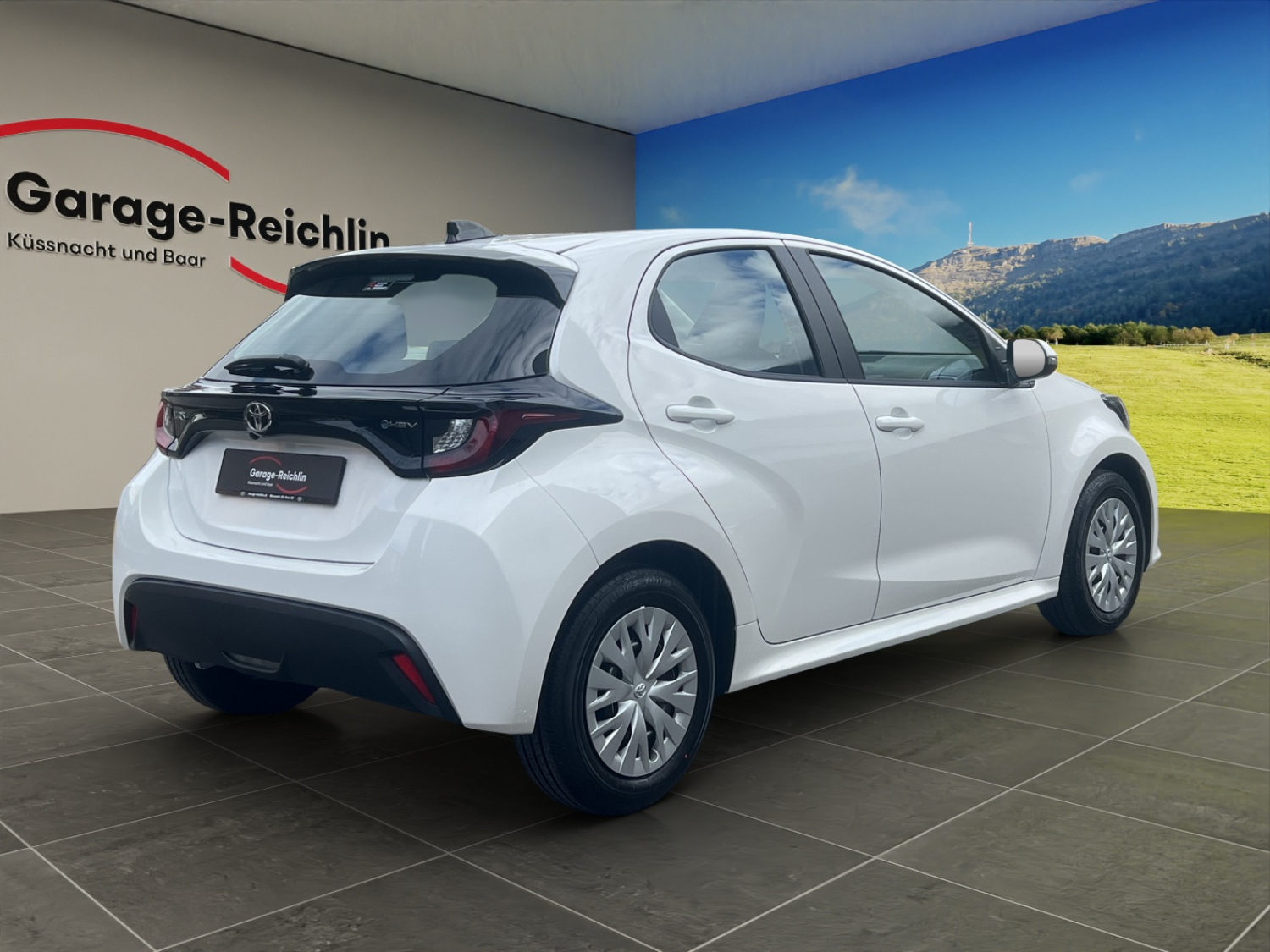 TOYOTA Yaris 1.5 VVT-i HSD Comfort-image-4