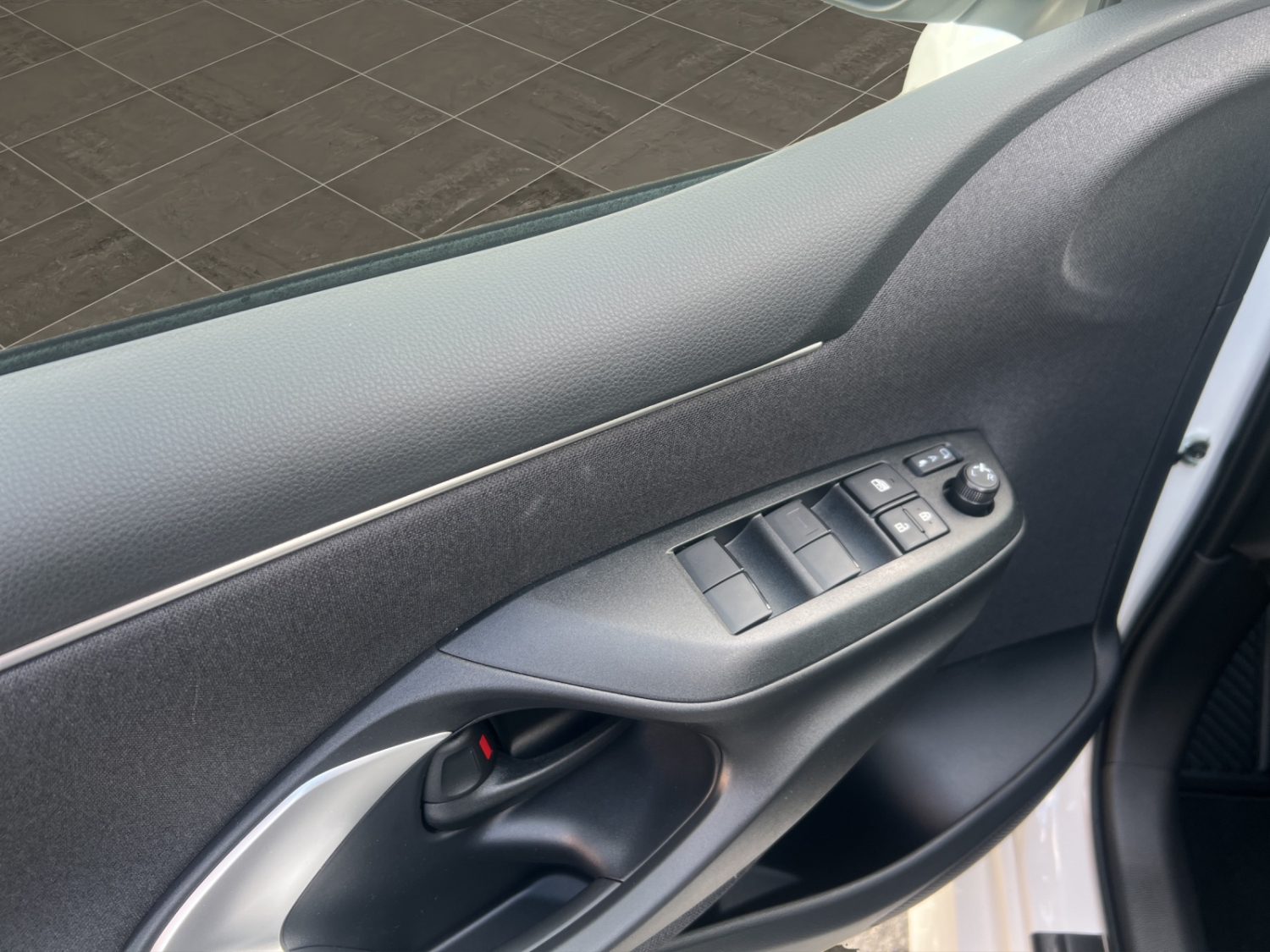 TOYOTA Yaris 1.5 VVT-i HSD Comfort-image-15