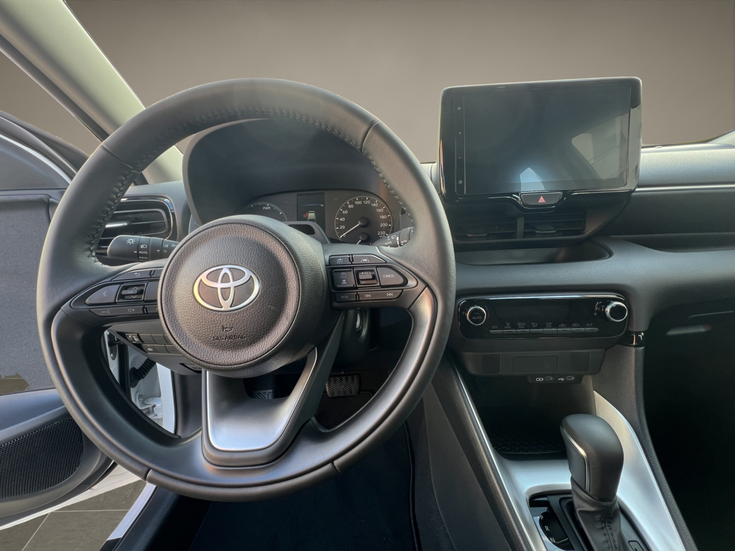 TOYOTA Yaris 1.5 VVT-i HSD Comfort-image-10