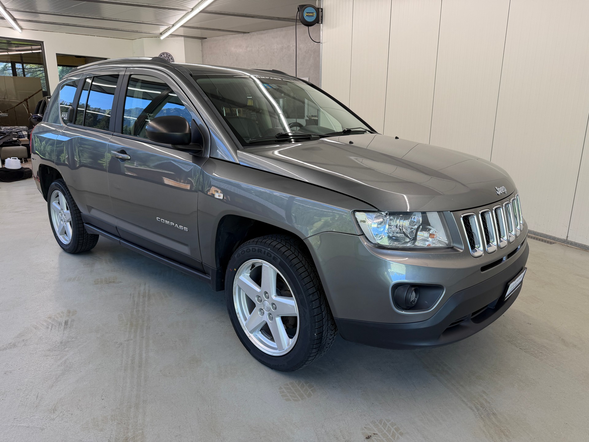 JEEP Compass 2.2 CRD Limited-image-1