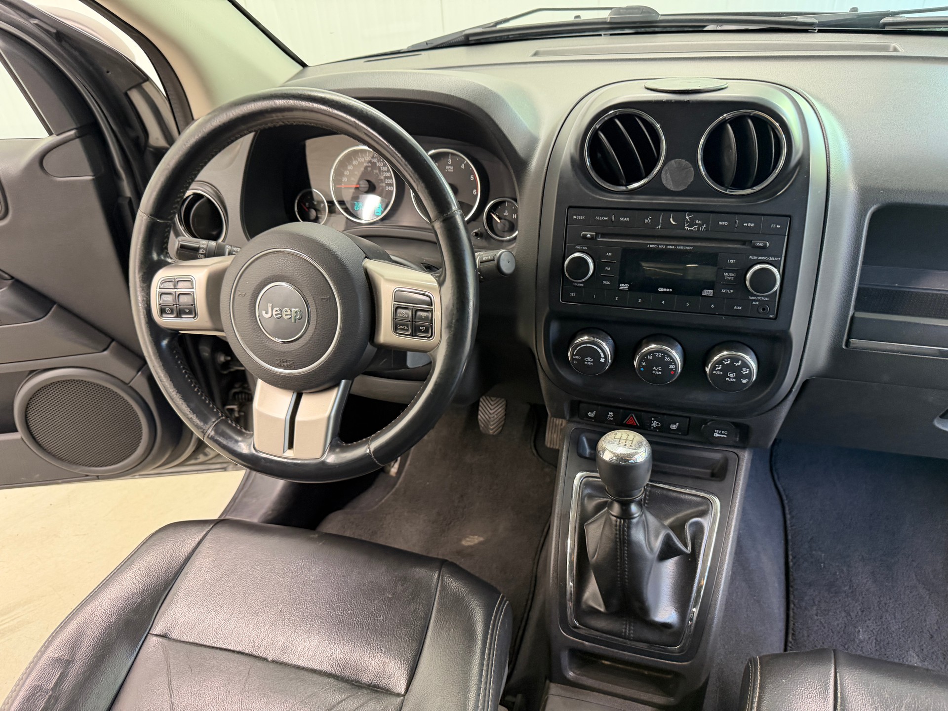 JEEP Compass 2.2 CRD Limited-image-17