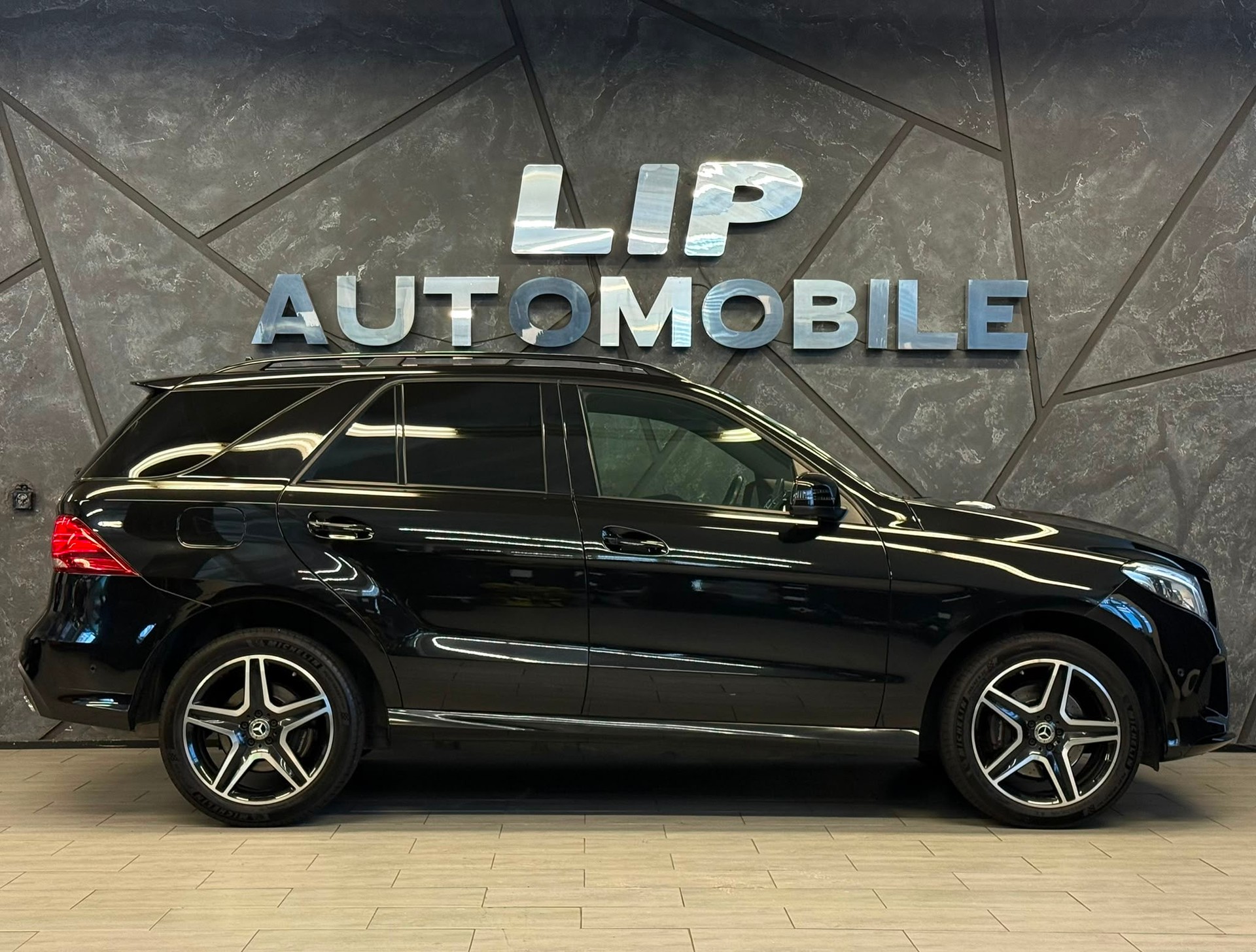 MERCEDES-BENZ GLE 350 d Executive 4Matic 9G-Tronic-image-3