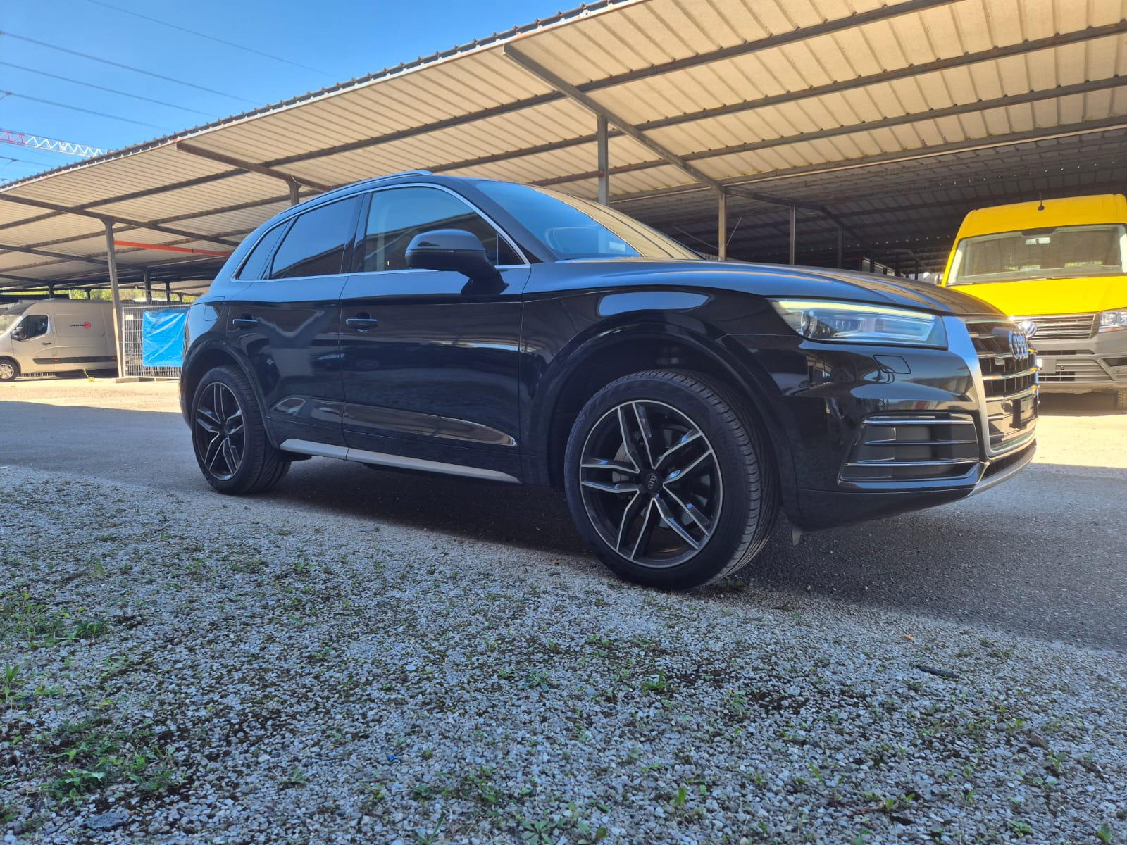 AUDI Q5 2.0 TDI quattro S-tronic-image-3