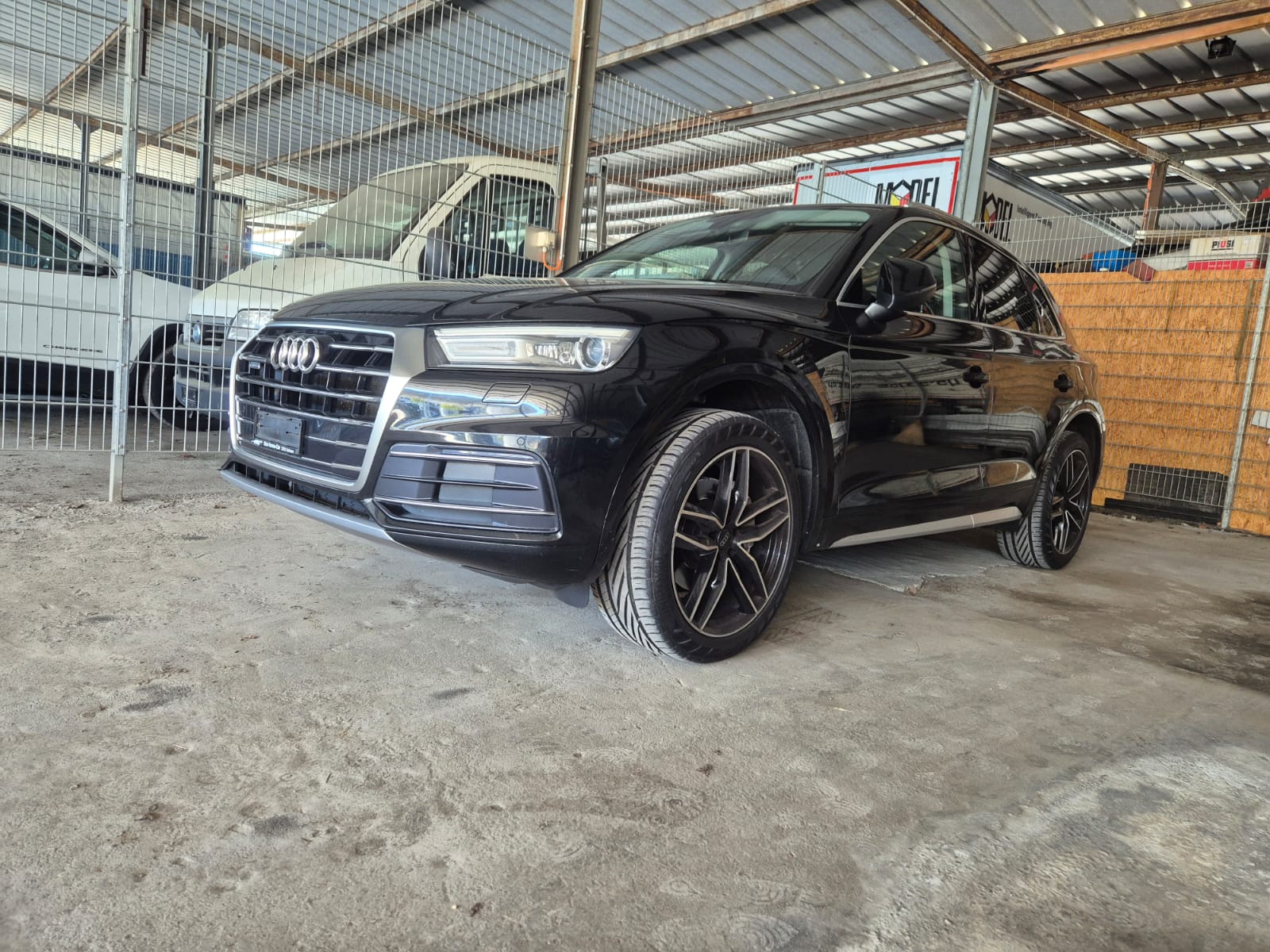 AUDI Q5 2.0 TDI quattro S-tronic-image-2