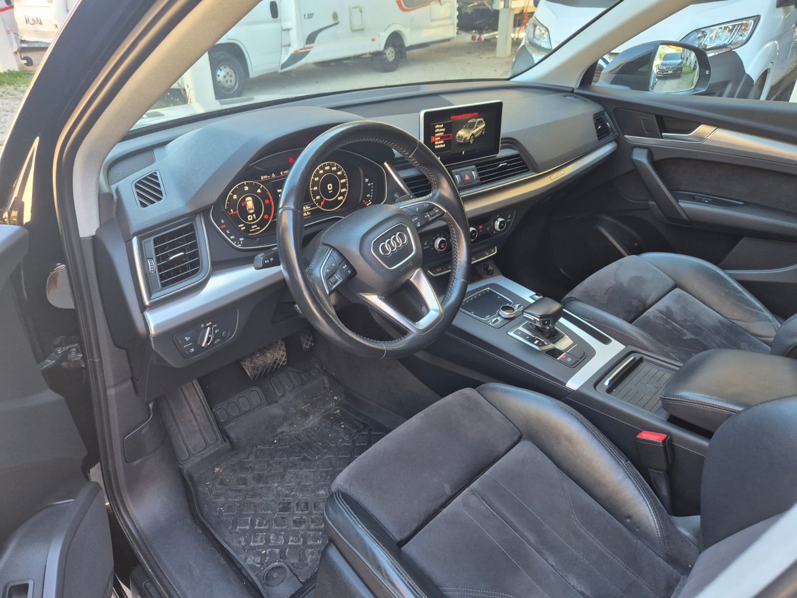 AUDI Q5 2.0 TDI quattro S-tronic-image-5