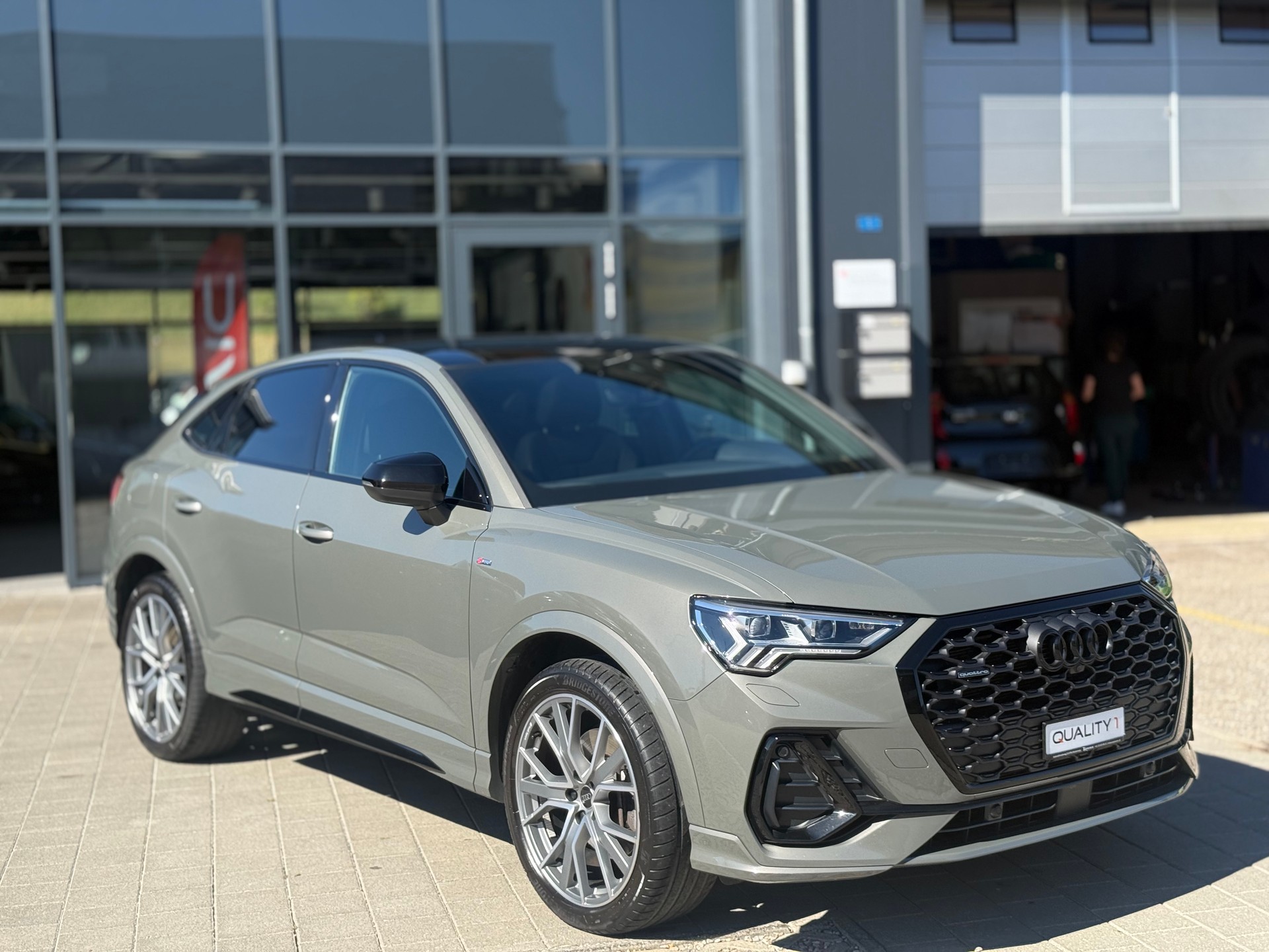AUDI AUDI Q3 Sportback 40 TDI S line quattro S-tronic-image-10