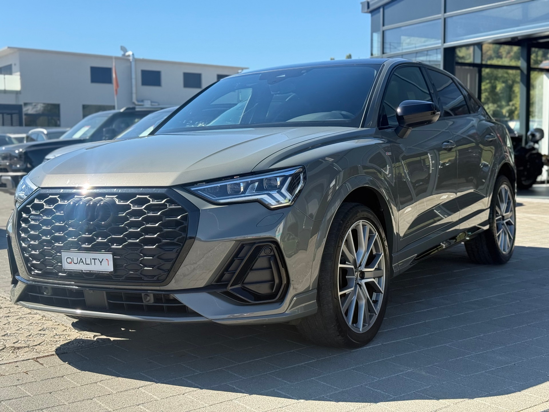 AUDI AUDI Q3 Sportback 40 TDI S line quattro S-tronic-image-8