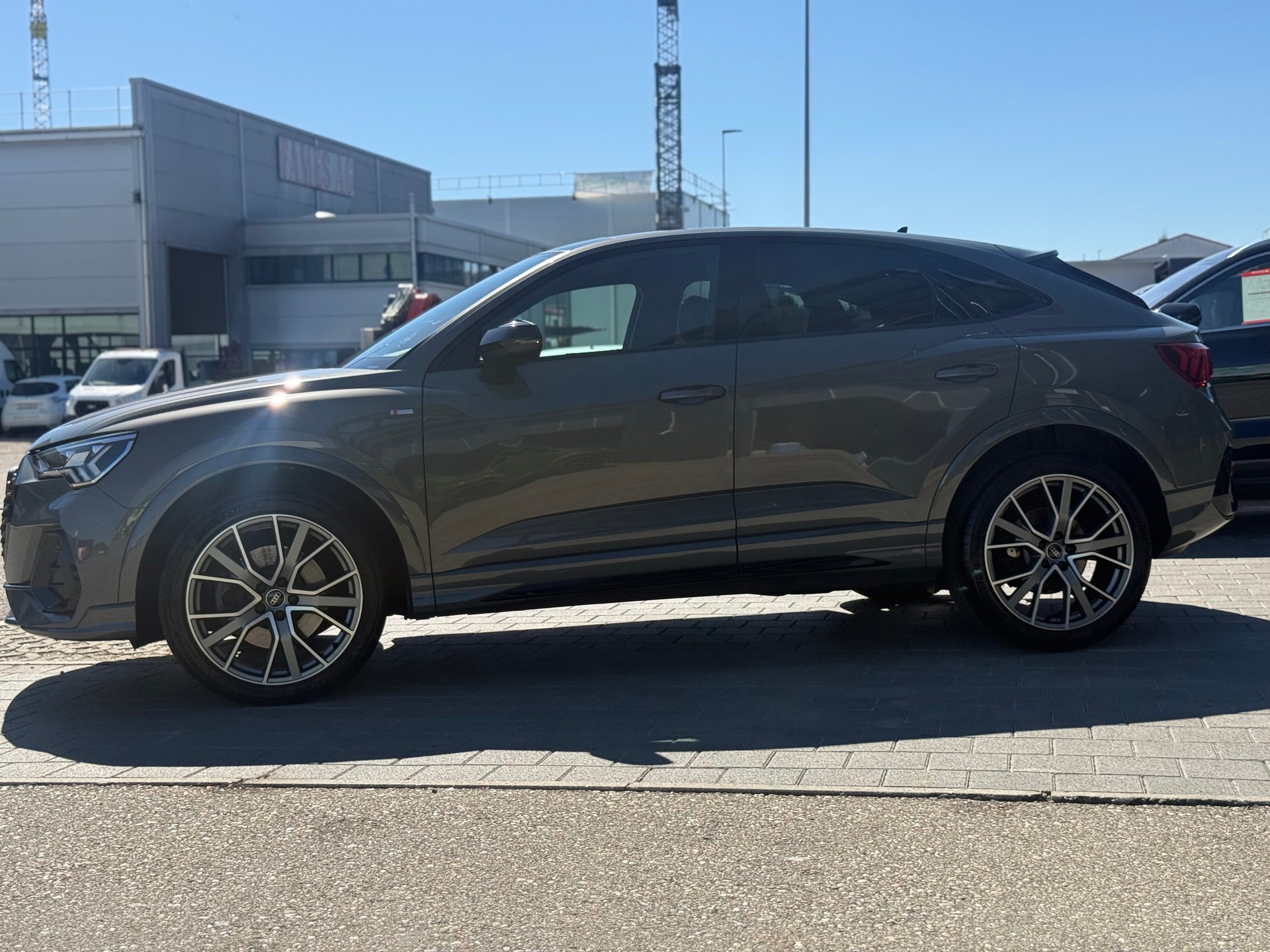 AUDI AUDI Q3 Sportback 40 TDI S line quattro S-tronic-image-7