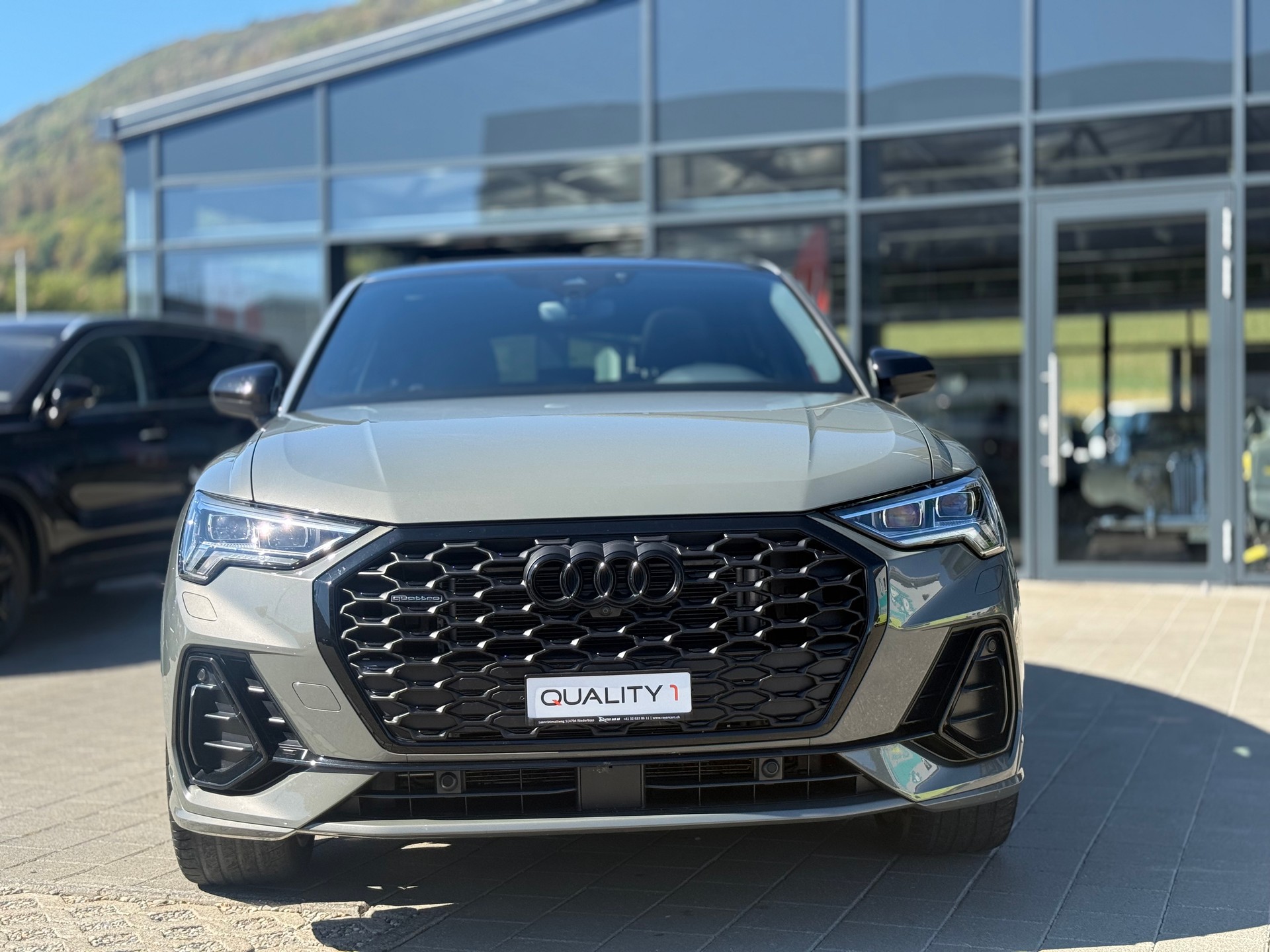 AUDI AUDI Q3 Sportback 40 TDI S line quattro S-tronic-image-2
