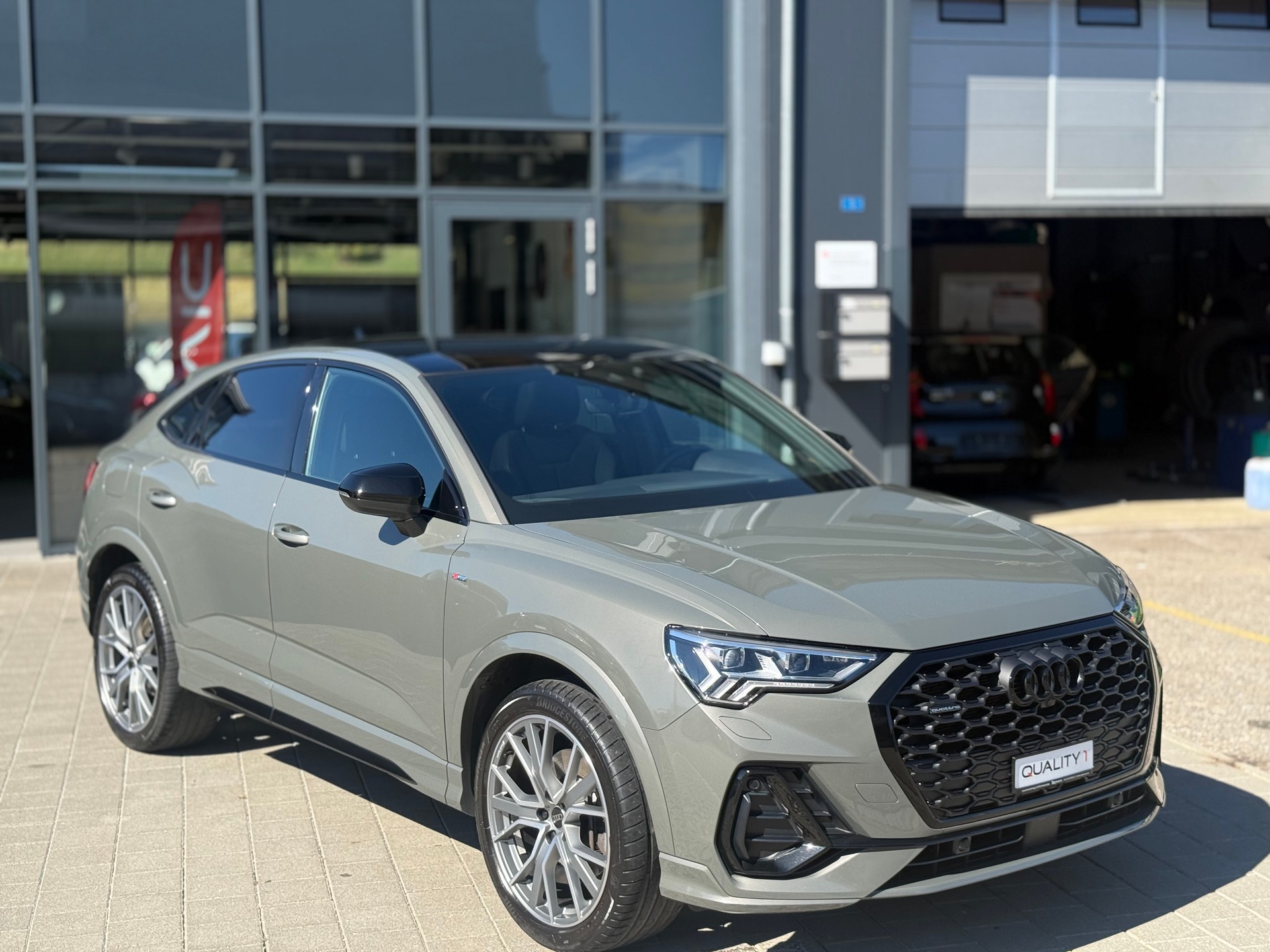 AUDI AUDI Q3 Sportback 40 TDI S line quattro S-tronic-image-13