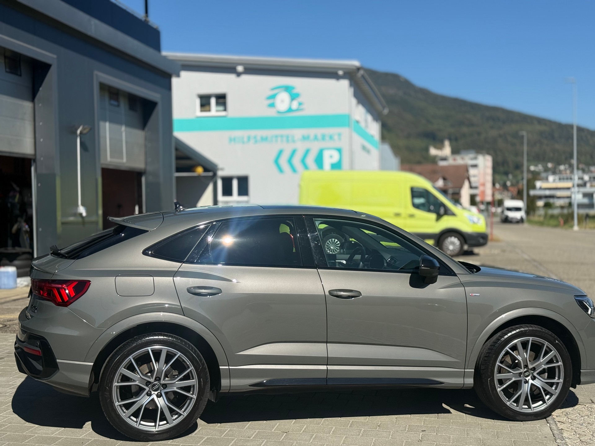 AUDI AUDI Q3 Sportback 40 TDI S line quattro S-tronic-image-11